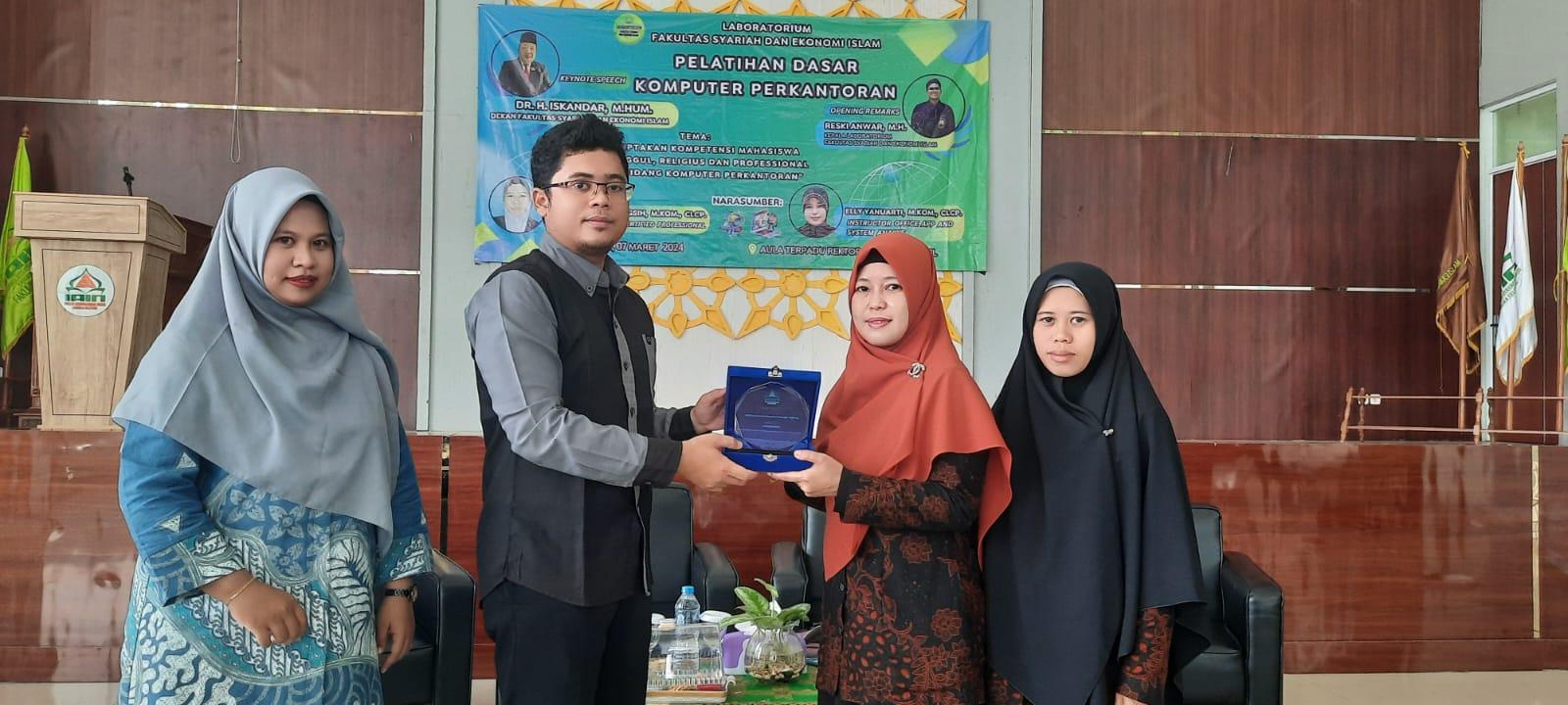 FSEI IAIN SAS Babel Beri Pelatihan Dasar Komputer Perkantoran Kepada Mahasiswa