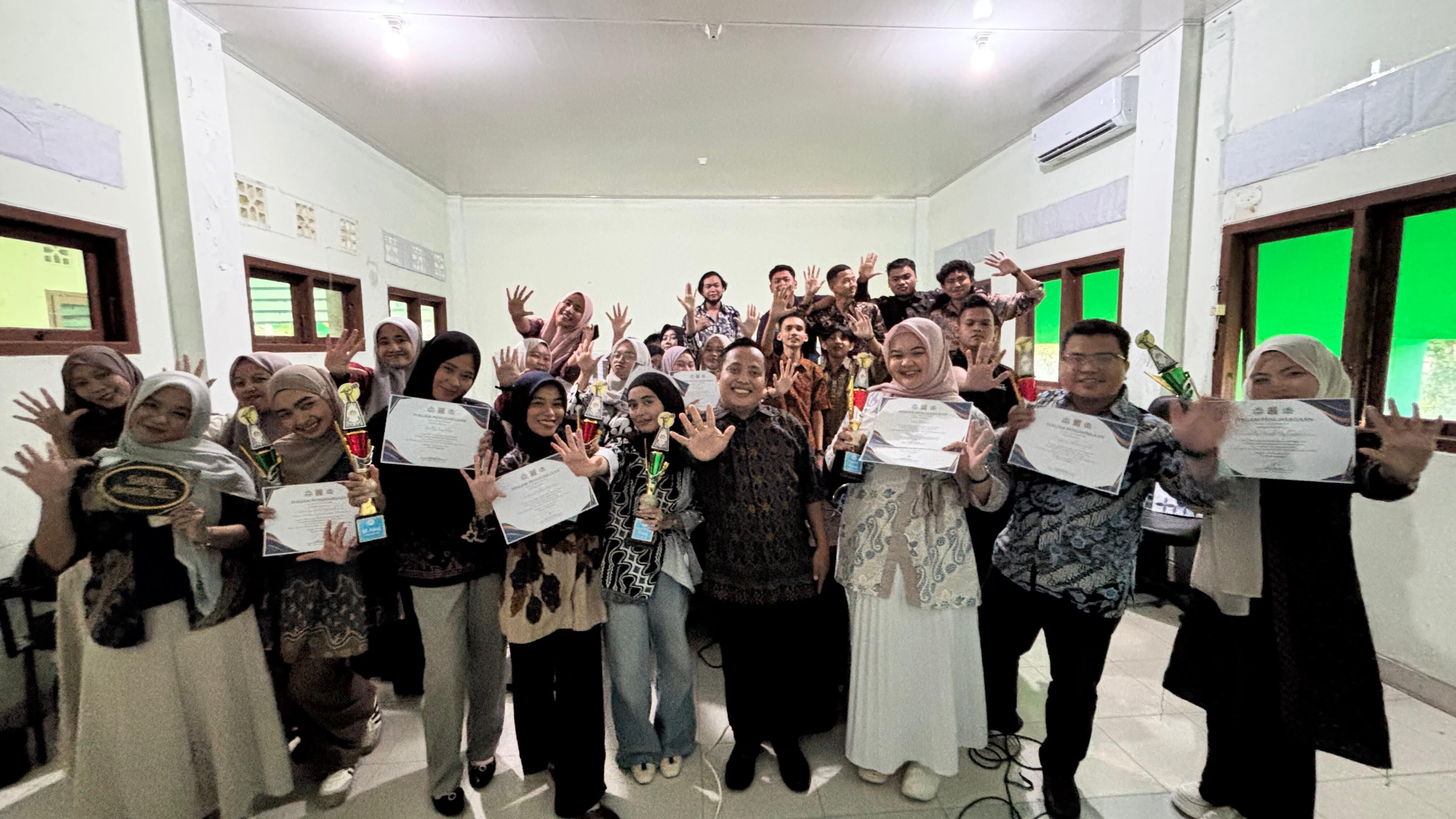 Apresiasi Mahasiswa Semester 5 Melalui “Savril Award” yang Diadakan Oleh Safril M. Sos Selaku Dosen Pengampu