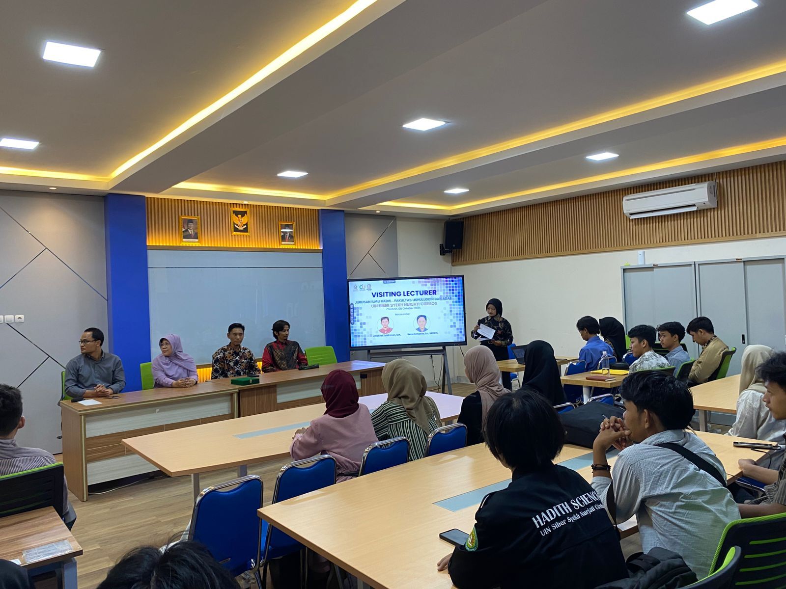 Dosen HES IAIN SAS Babel Isi Kuliah Tamu di Jurusan Ilmu Hadis FUA UIN Siber Syekh Nurjati Cirebon