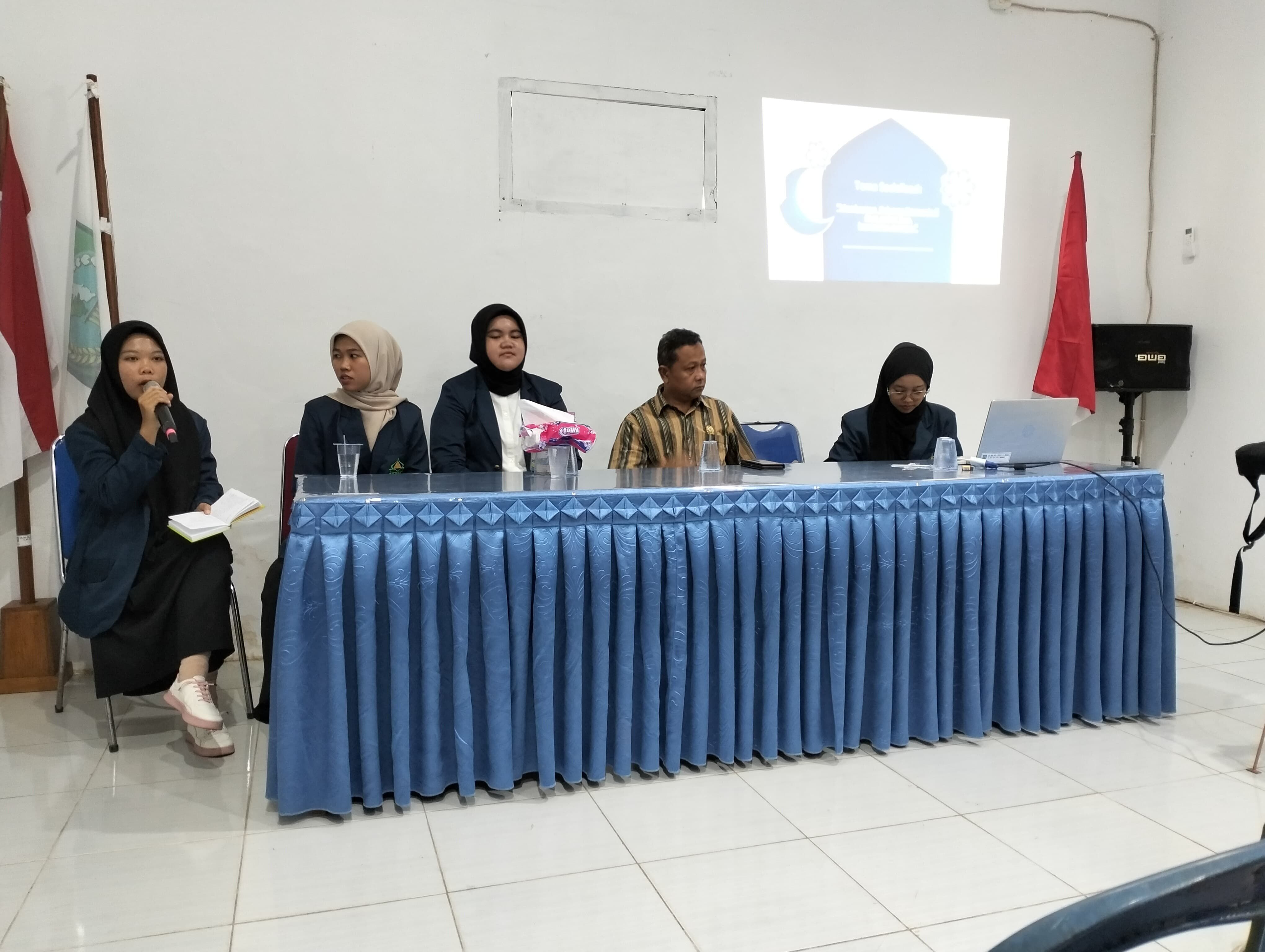 Gandeng Masyarakat Desa Mekar Jaya, Mahasiswa KKN IAIN SAS Babel Gelar Sosialisasi Membangun Keluarga Harmonis