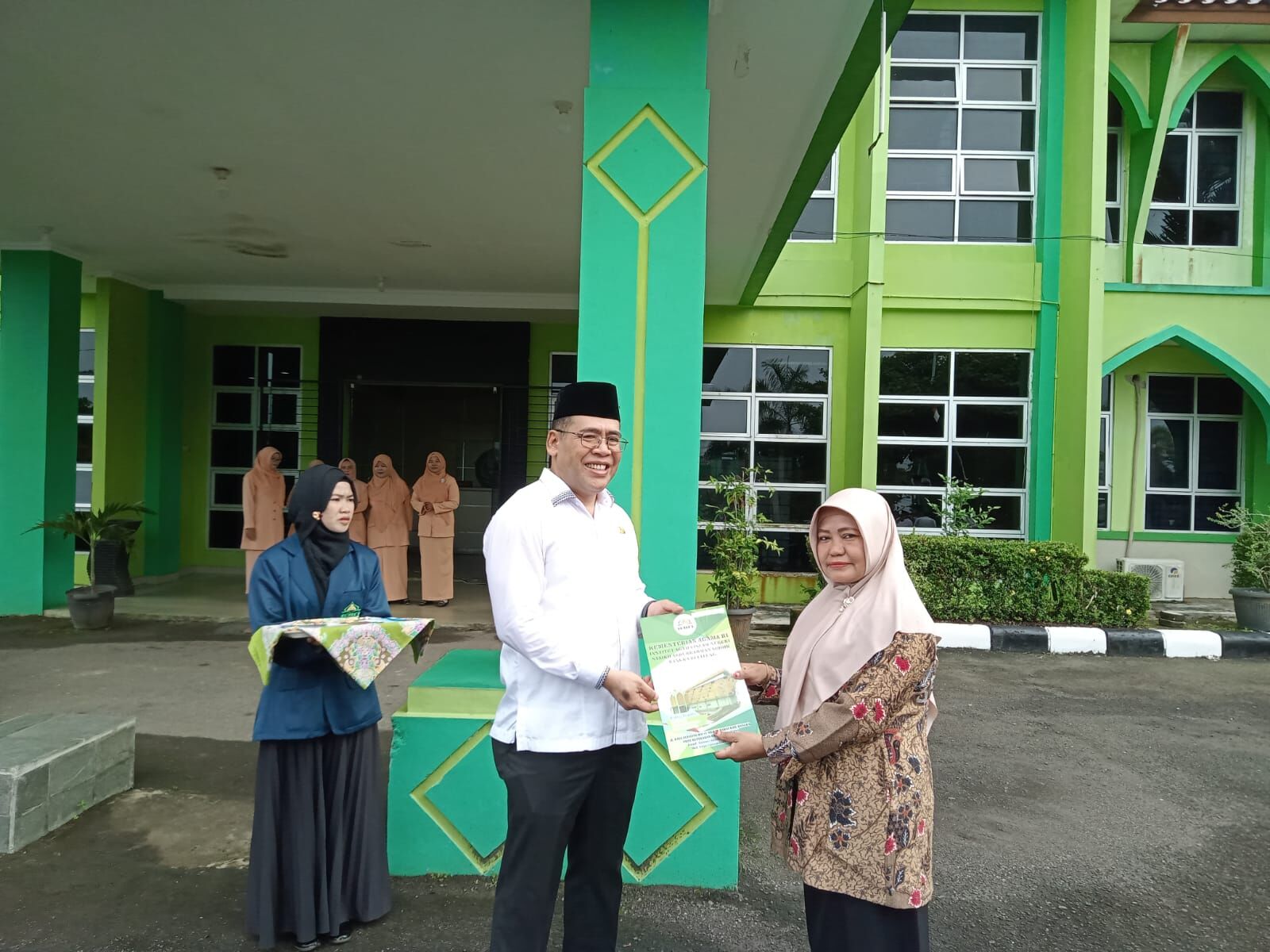 IAIN SAS Bangka Belitung Gelar Acara Pelepasan Purna Bakti Dra. Enita Sari, M.E