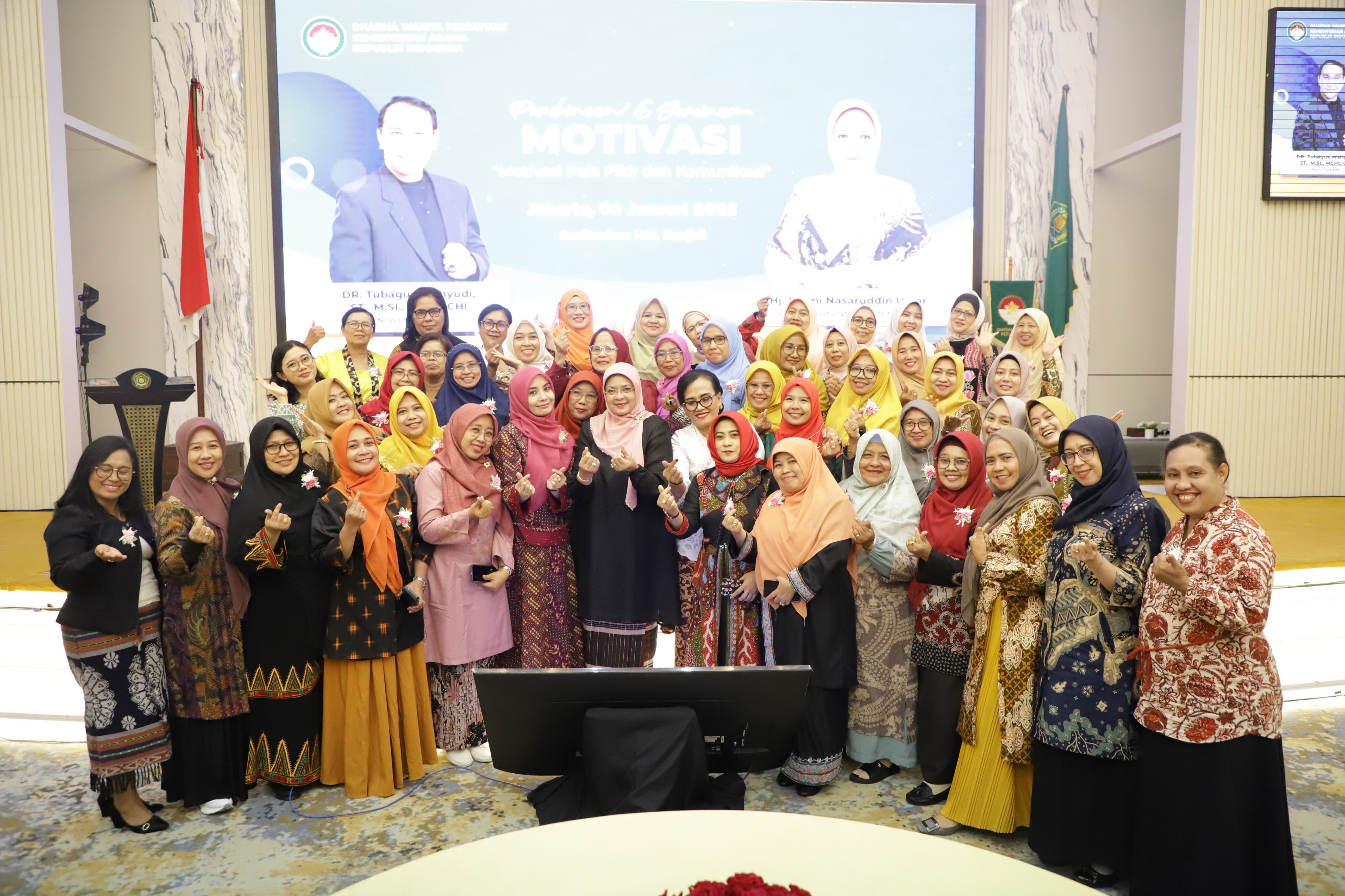 Ketua DWP IAIN SAS Bangka Belitung Ikuti  Pembinaan dan Seminar Motivasi oleh DWP Kemenag RI