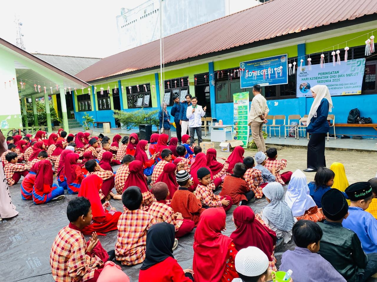 Kolaborasi Mahasiswa PPL IAIN SAS Babel dan Rumah Sehat BAZNAS Edukasi Kesehatan Gigi dan Mulut Sedunia di SDN 18 Pangkalpinang