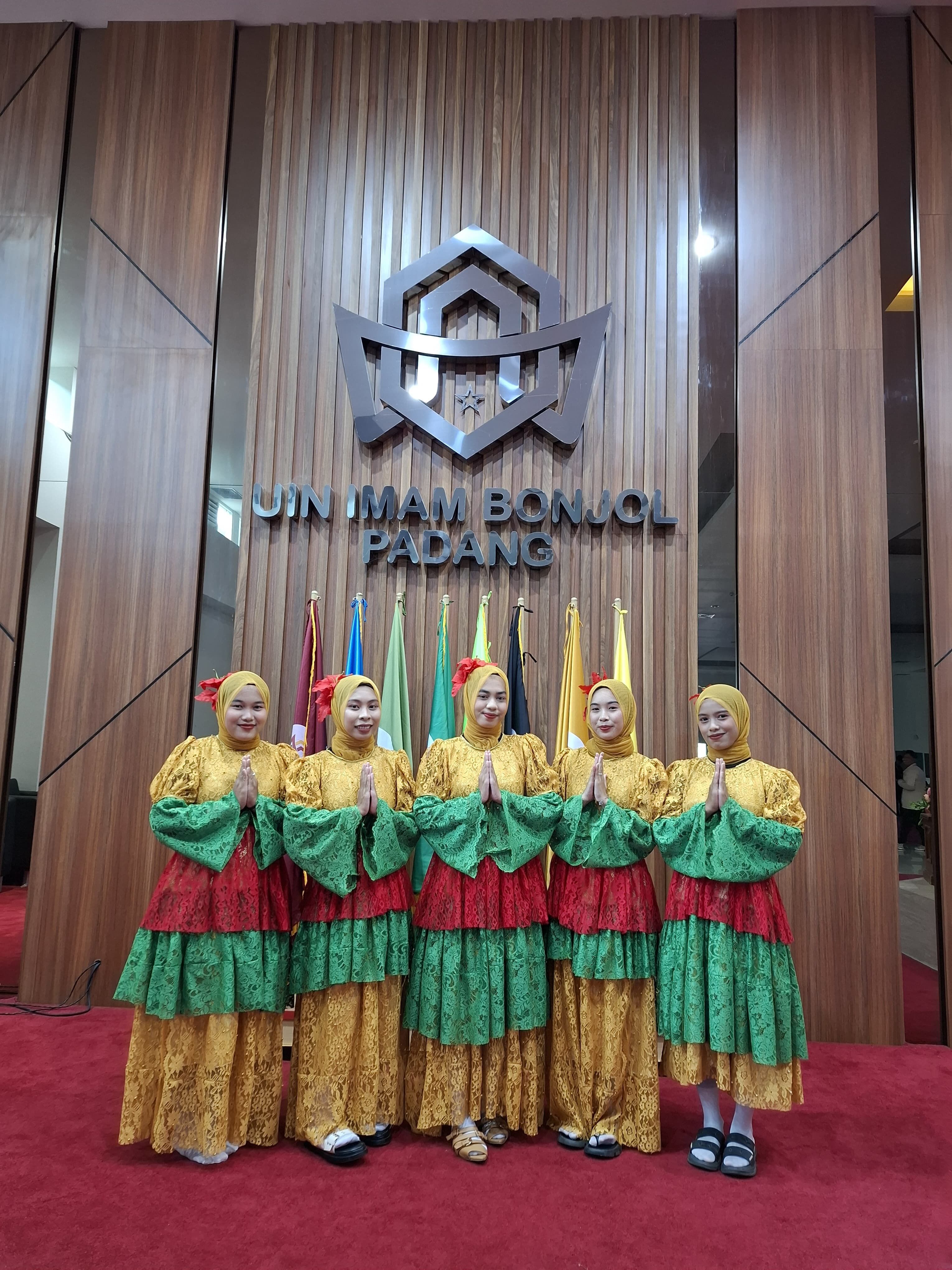 Kontingen IAIN SAS Babel turut berpartisipasi pada kegiatan SeIBa Internasional Festival dalam Bidang Tari Tampil Memukau