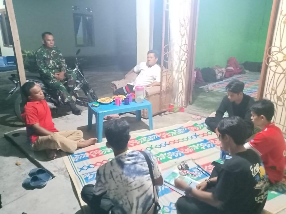 Kunjugan Kepala Desa Lubuk Lingkuk ke Posko Kelompok 06 KKN IAIN SAS Bangka Belitung