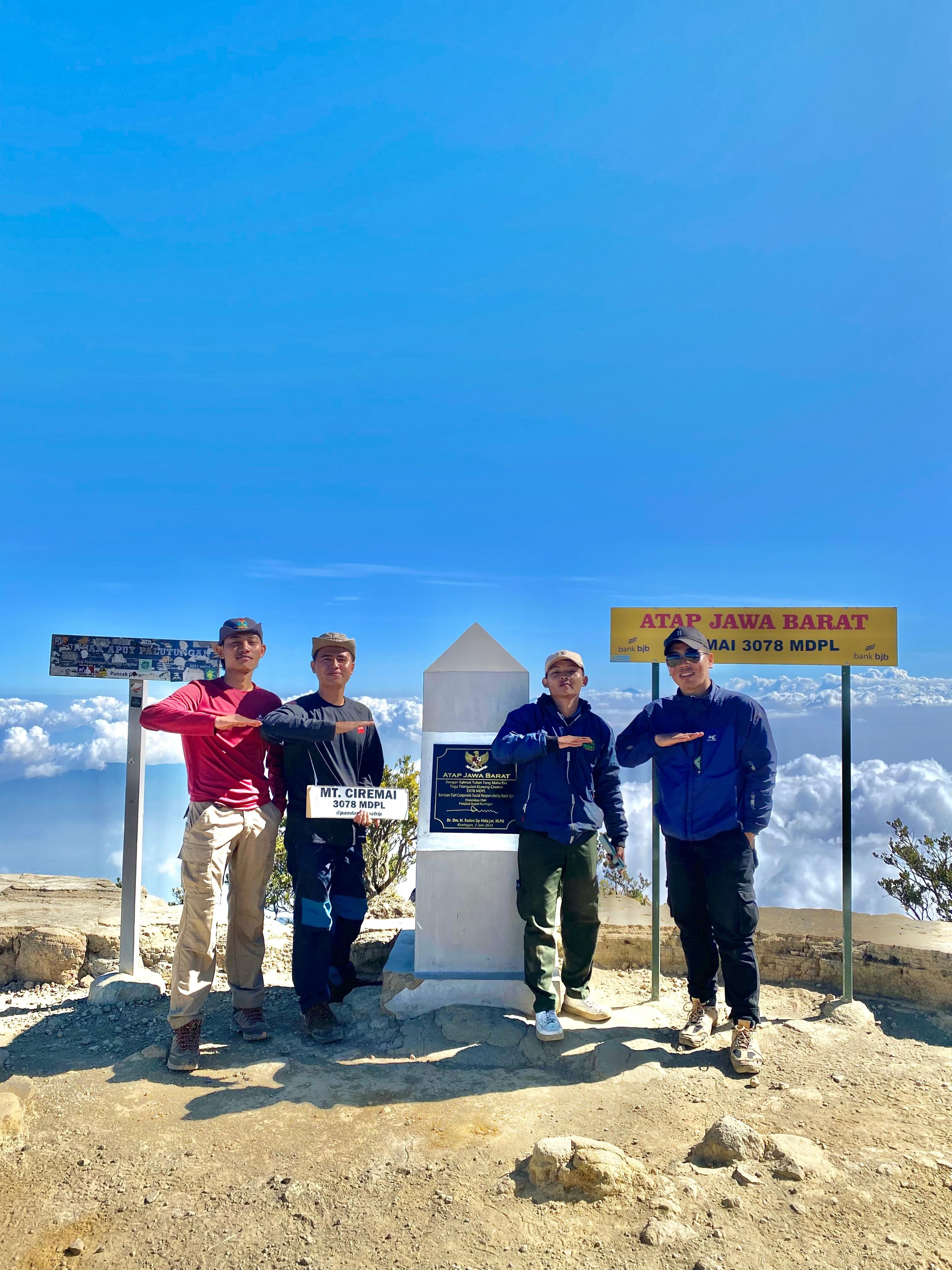 Mahasiswa Delegasi IAIN SAS Babel KKN Nusantara Moderasi Beragama Se-Indonesia 2024, Hadir Memeriahkan Event Pendakian Gunung Ciremai