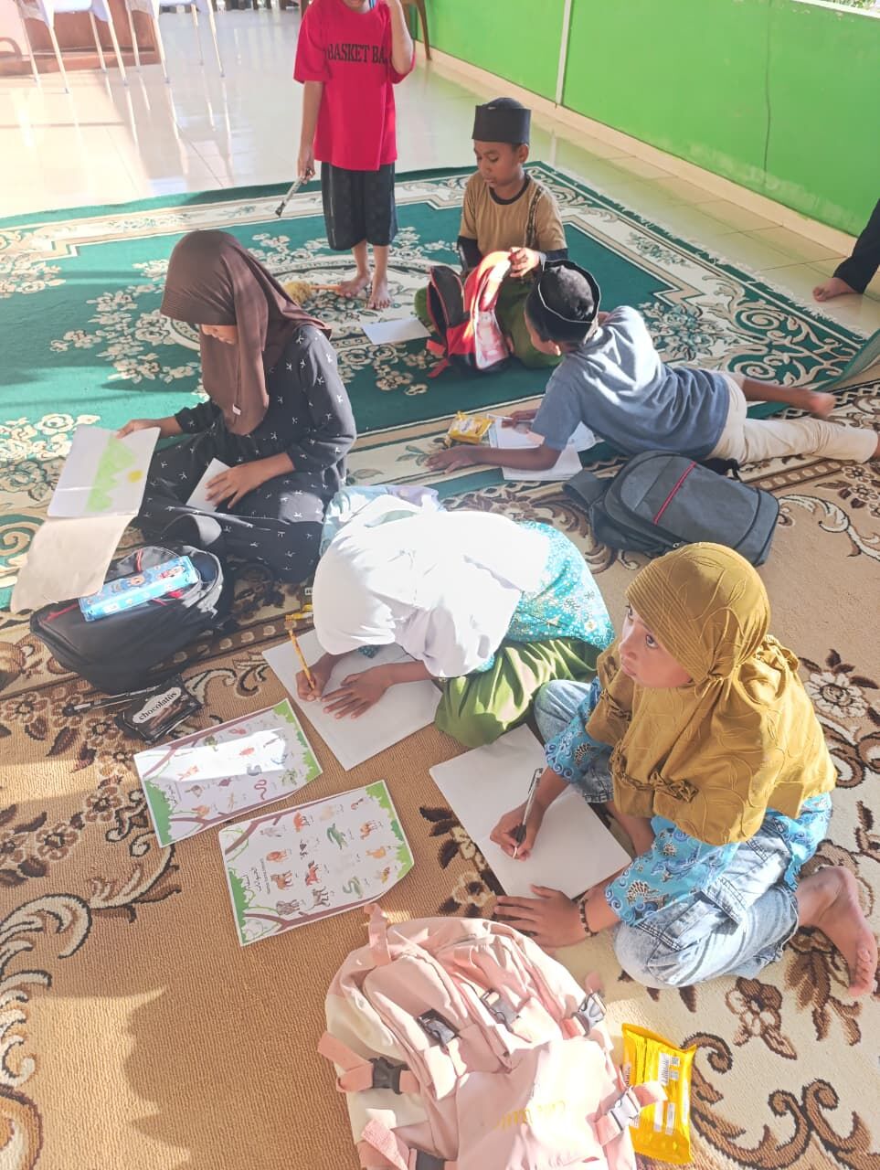 Mahasiswa IAIN SAS Babel Gelar Rawdah al-‘Arabiyyah: Taman Bahasa Arab di Perpustakaan Laskar Berehun Desa Aik Madu