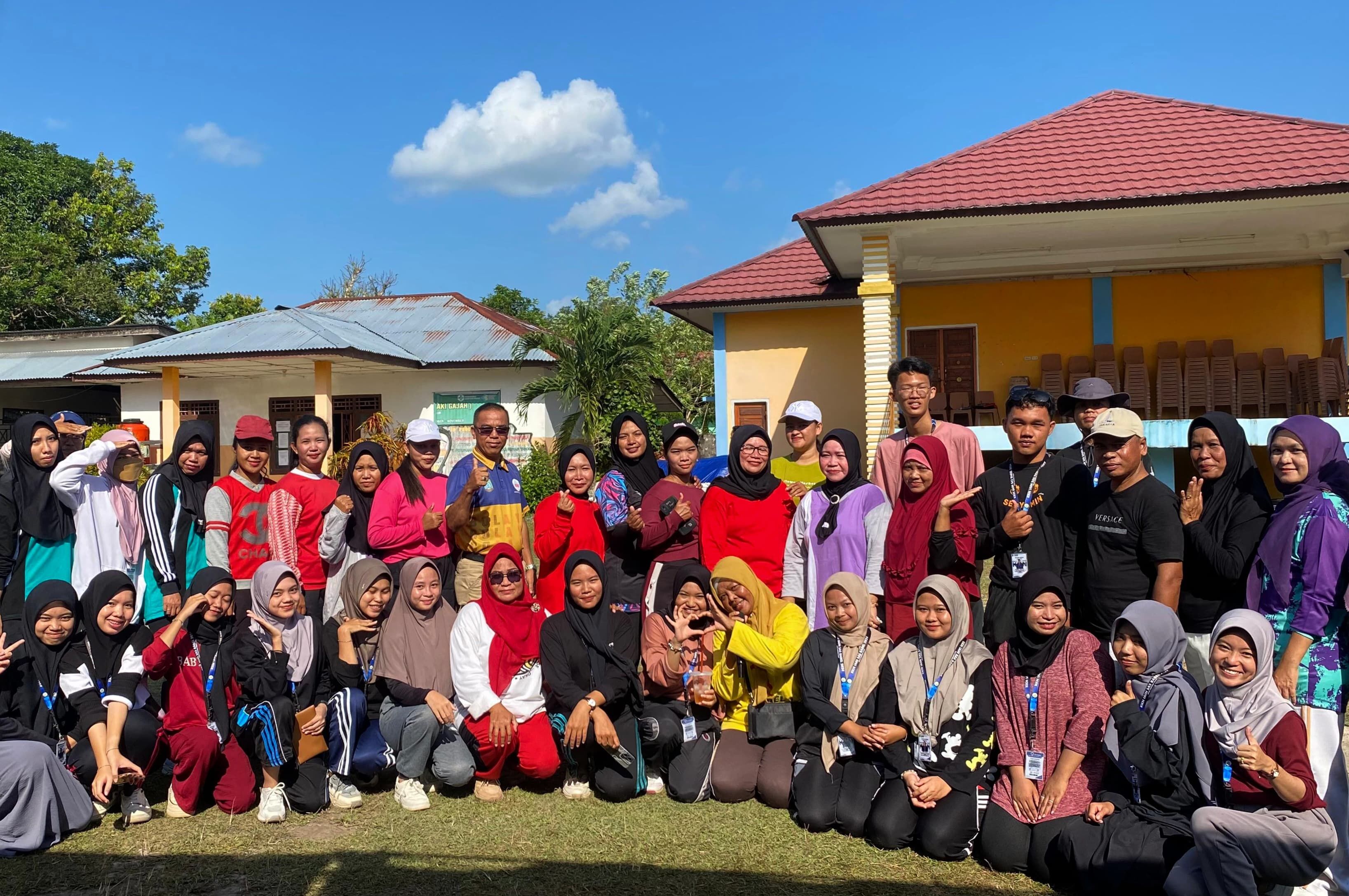 Mahasiswa KKN IAIN SAS Babel Adakan Bazar Murah dan Senam Sehat Bersama Masyarakat Desa Simpang Pesak