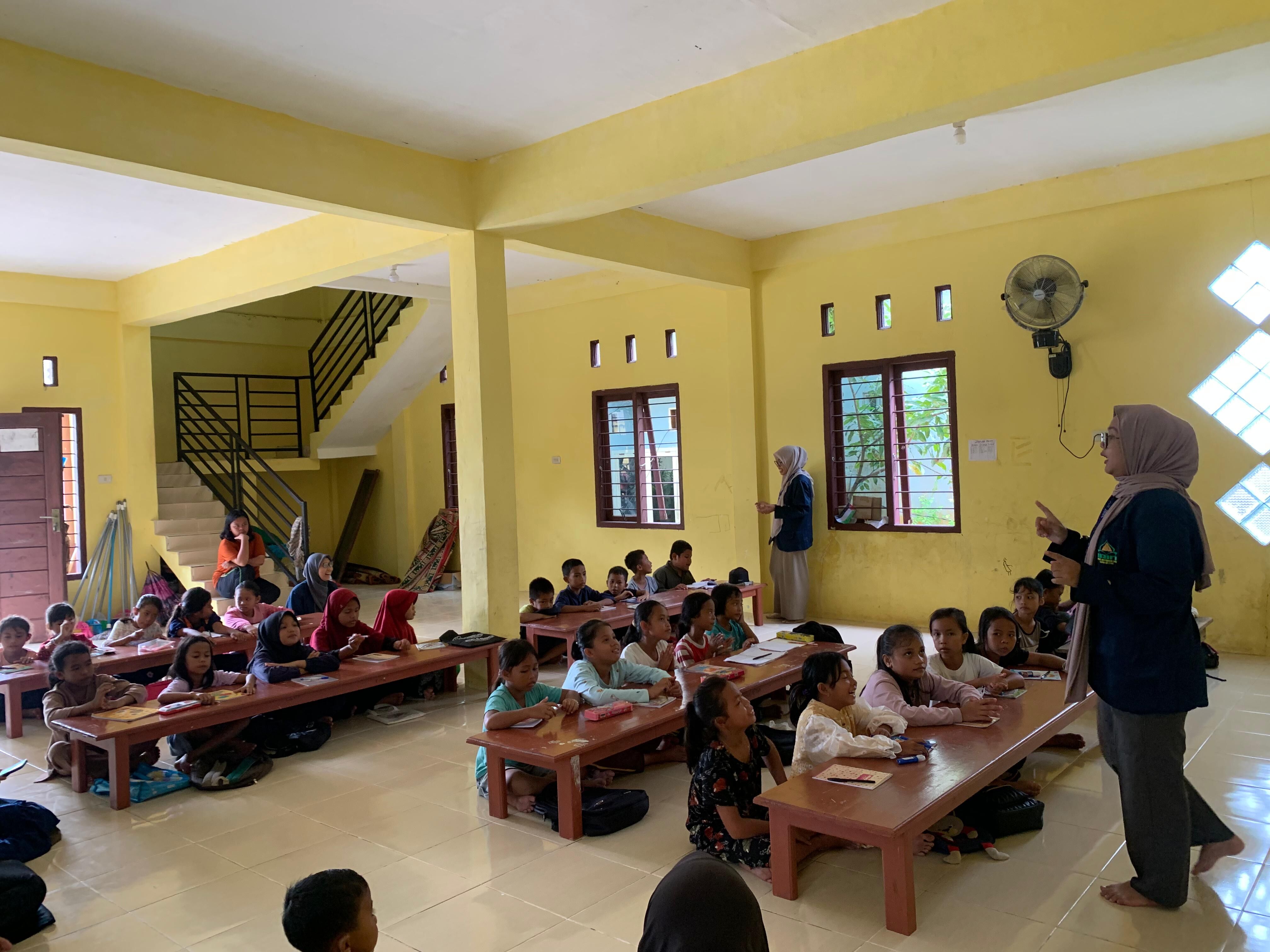 Mahasiswa KKN IAIN SAS Babel Adakan Bimbel dan Tahsin Qur'an Gratis di Desa Pusuk