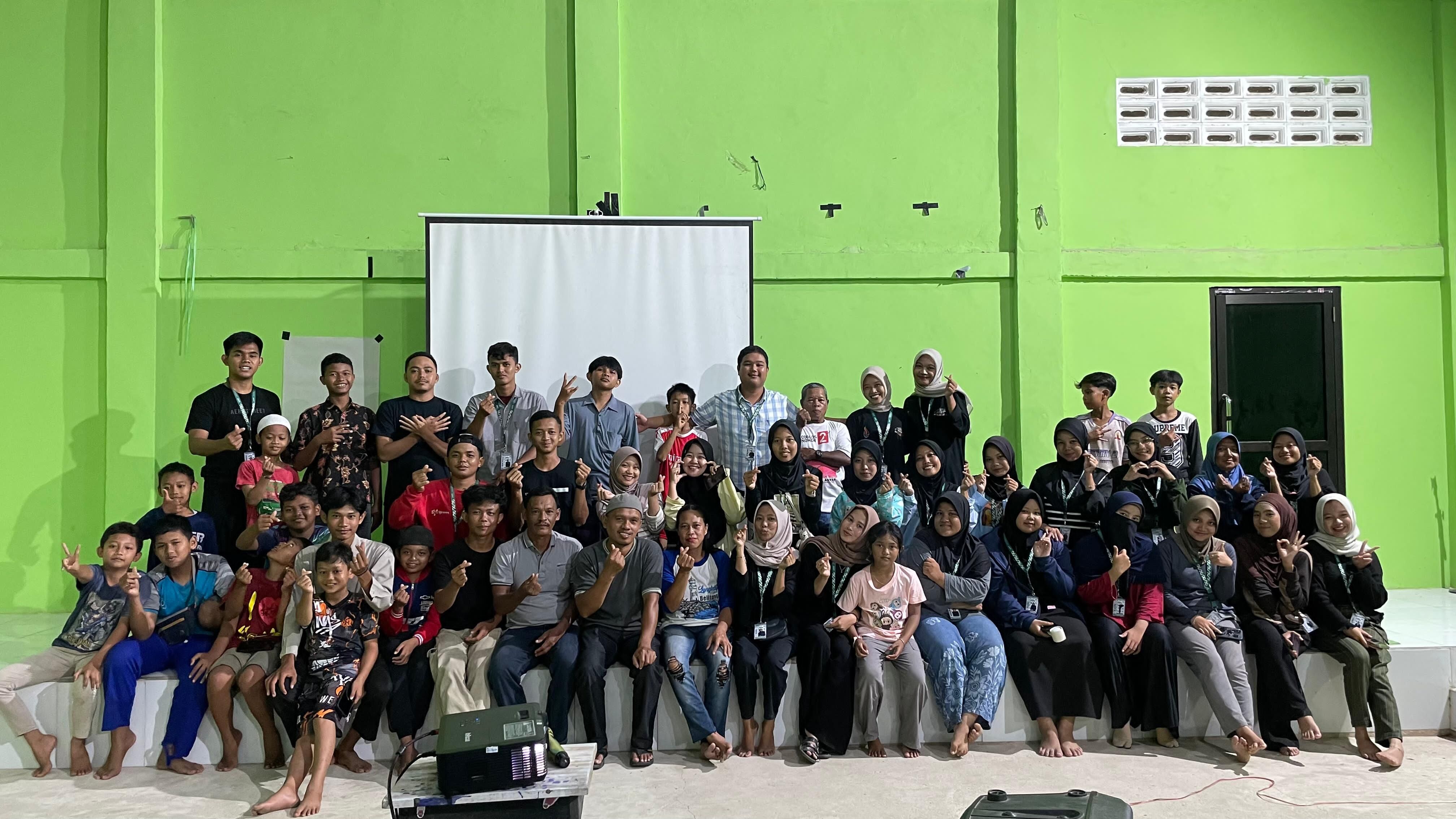 Mahasiswa KKN IAIN SAS Babel Adakan Nonton Refleksi Film Laskar Pelangi