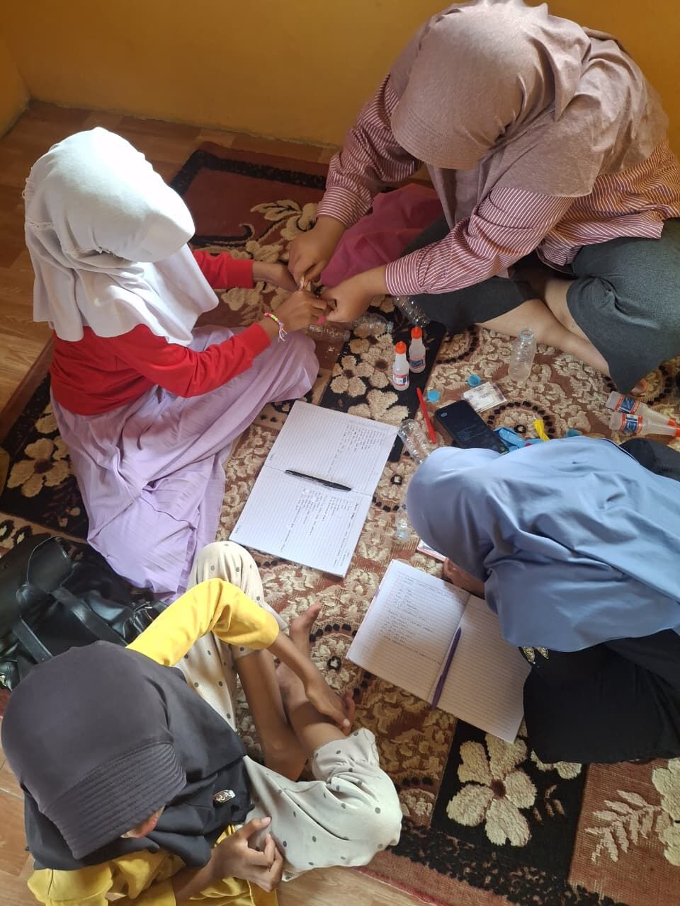 Mahasiswa KKN IAIN SAS Babel Ajarkan Bahasa Asing dan Eksperimen Sains kepada Anak-anak di Kelurahan Sungaiselan