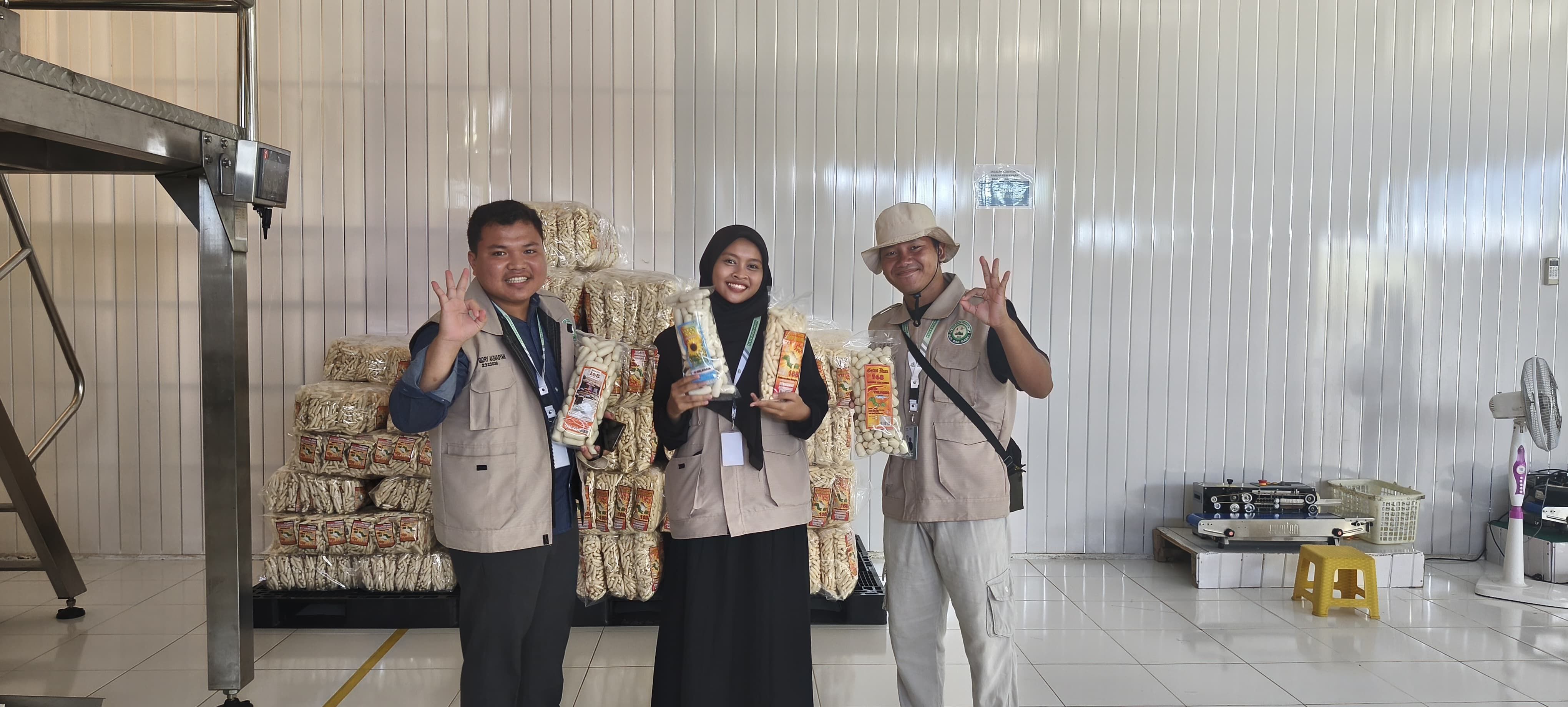 Mahasiswa KKN IAIN SAS Babel Kunjungi Pabrik Keretek, Getas, Kericu : UMKM Berkualitas Ekspor yang Menjaga Standar Higienis dan Sertifikasi Halal