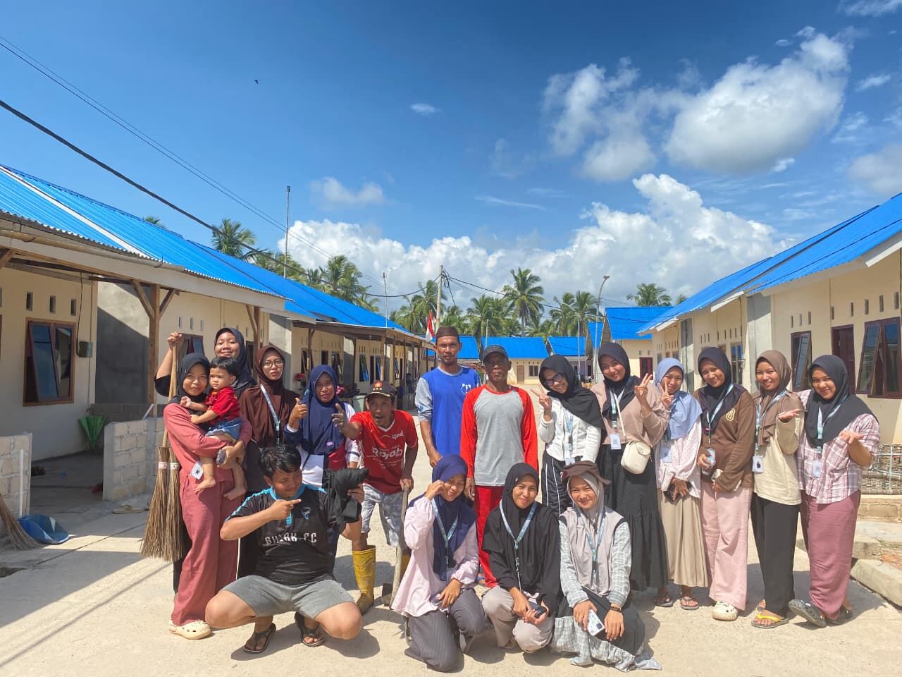 Mahasiswa KKN IAIN SAS Babel Turut Serta Berpartisapasi dalam Peresmian Perumahan dan Program Jumat Berkah Desa Kurau Barat