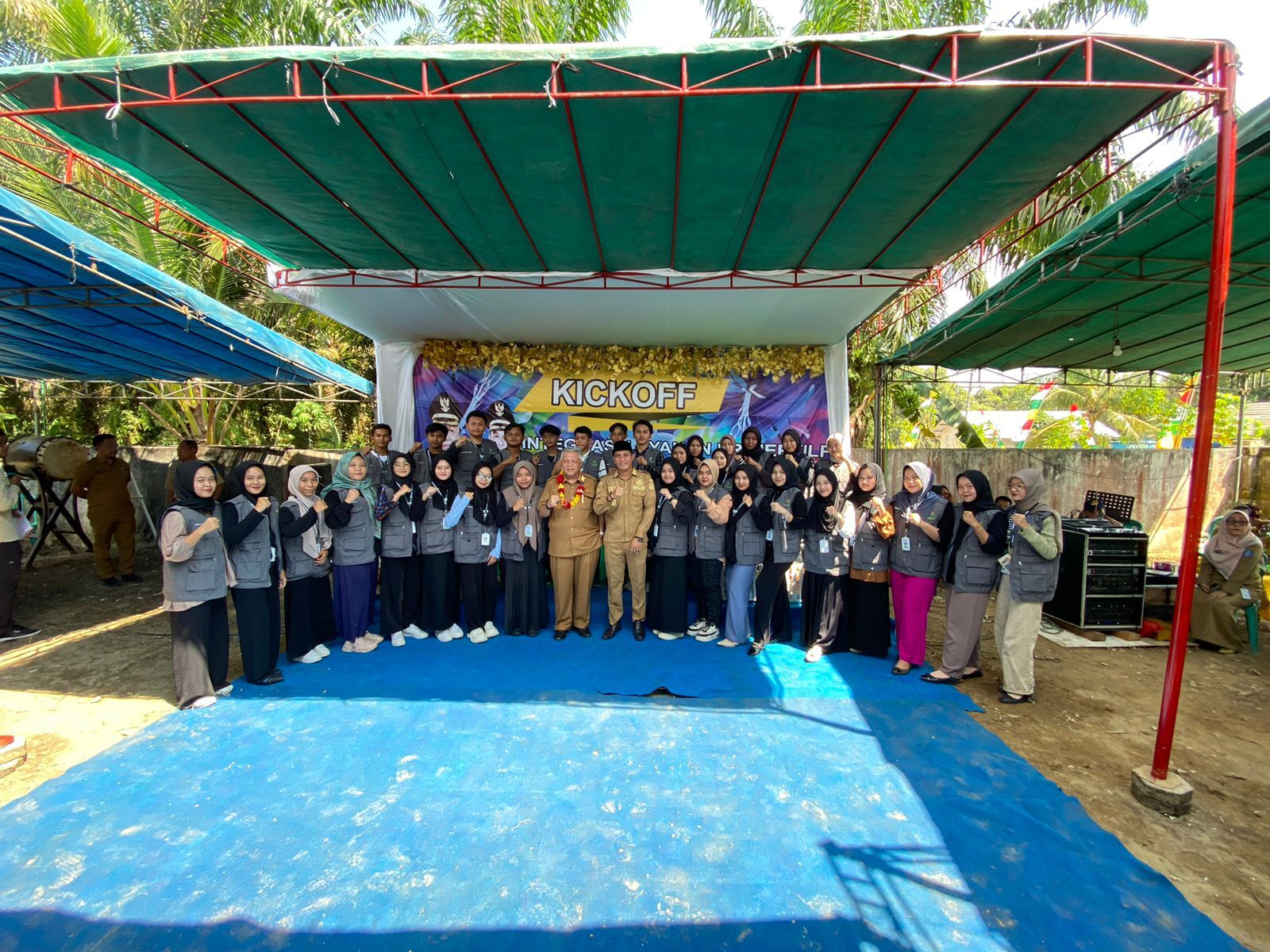 Mahasiswa KKN IAIN SAS Babel Turut Serta Mensukseskan Peresmian ILP dan Penutupan KKN di Desa Penyampak