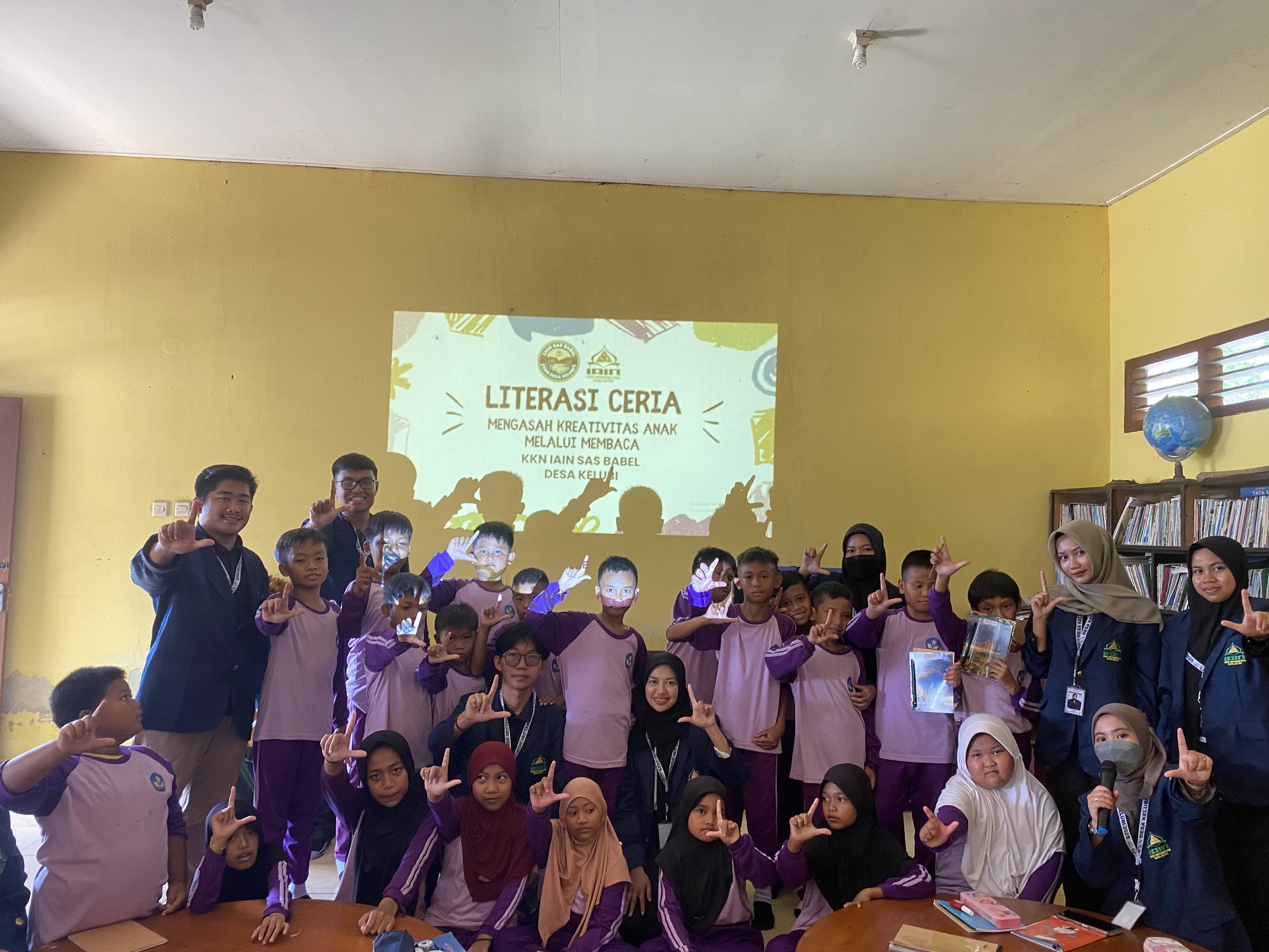 Mahasiswa KKN IAIN SAS Gelar Sosialisasi Edukatif di SD Negeri 26 Manggar, Desa Kelubi, Tingkatkan Antusiasme Siswa dalam Literasi.