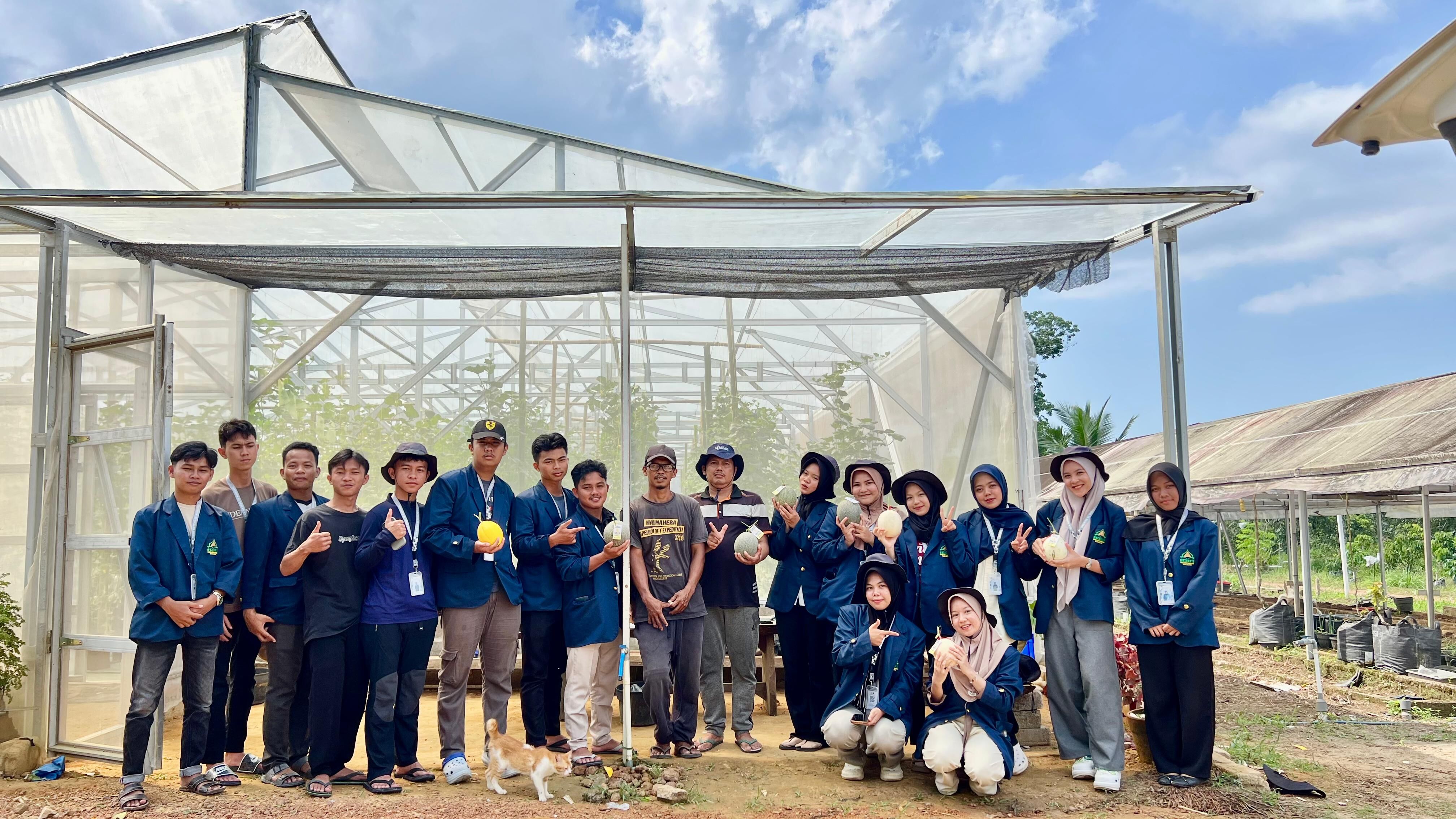 Mahasiswa KKN Kelompok 18 IAIN SAS Babel Kunjungi Kebun Melon dan Potensi Wisata Edukasi di Desa Namang