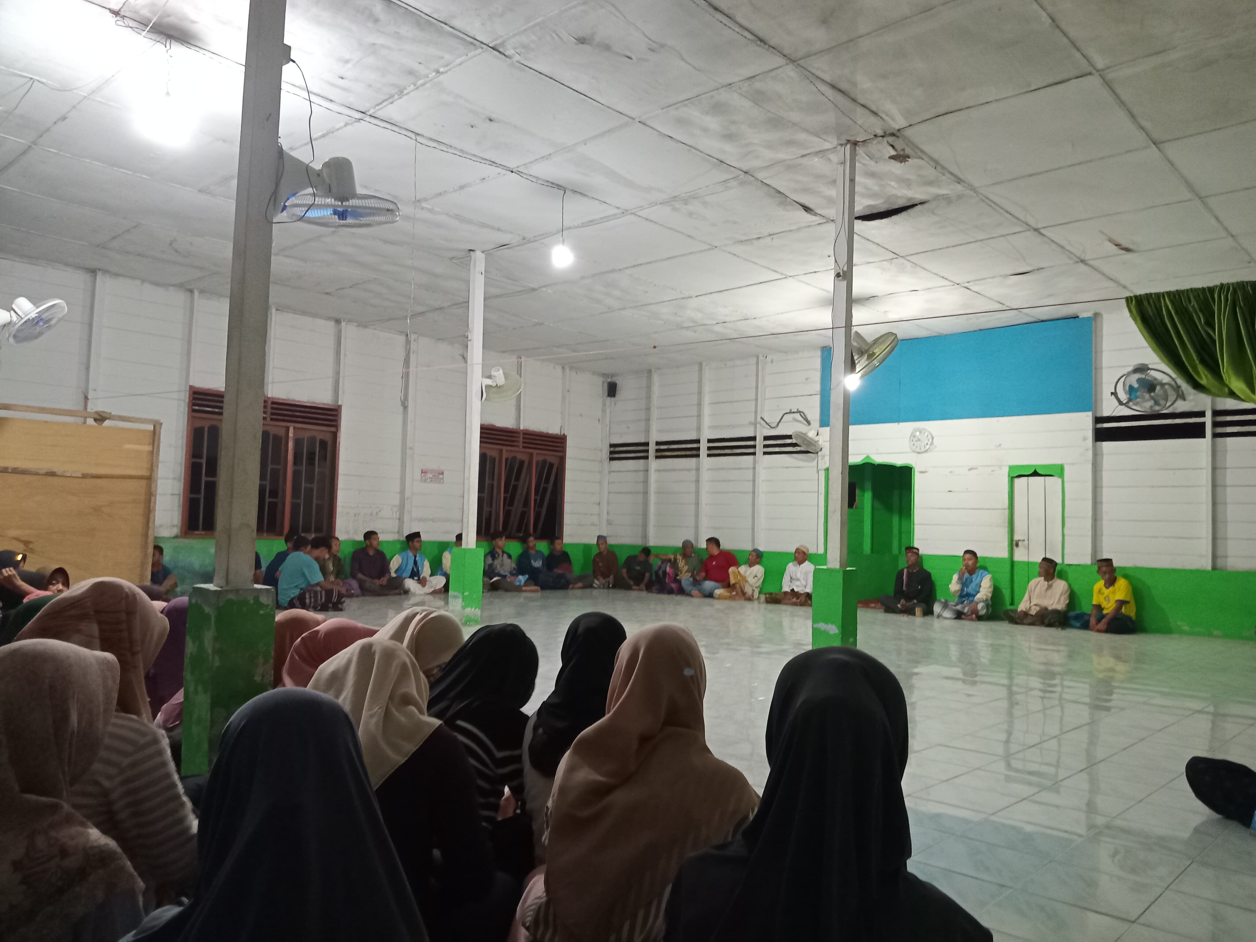 Mahasiswa KKN Melayu Serumpun di Sambut Baik Oleh Masyarakat Desa di Gampong Leles