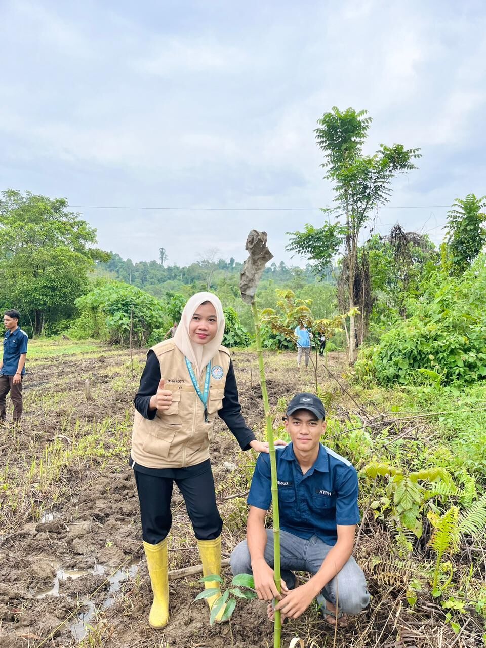 Mahasiswa KKN Melayu Serumpun Tanam Pohon di Kawasan Hutan Pelestarian Ekosistem lauser  Aceh