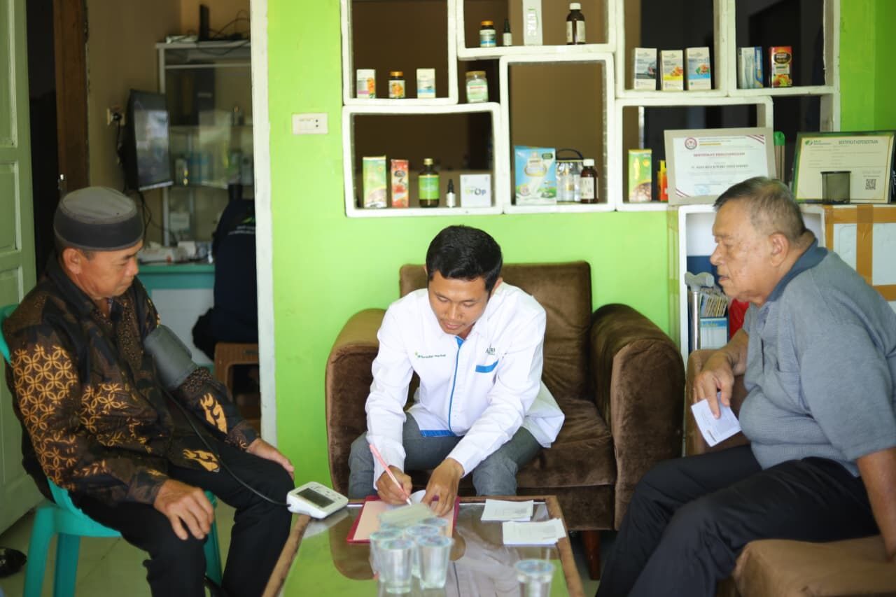 Mahasiswa PPL IAIN SAS Babel Turut Menyukseskan Bakti Sosial Cek Kesehatan Gratis bersama Radio Ramama