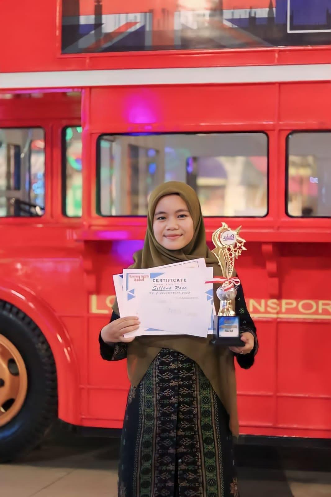 Mahasiswi Program Studi Psikologi Islam Raih Juara Pertama Lomba Pidato Bahasa Inggris