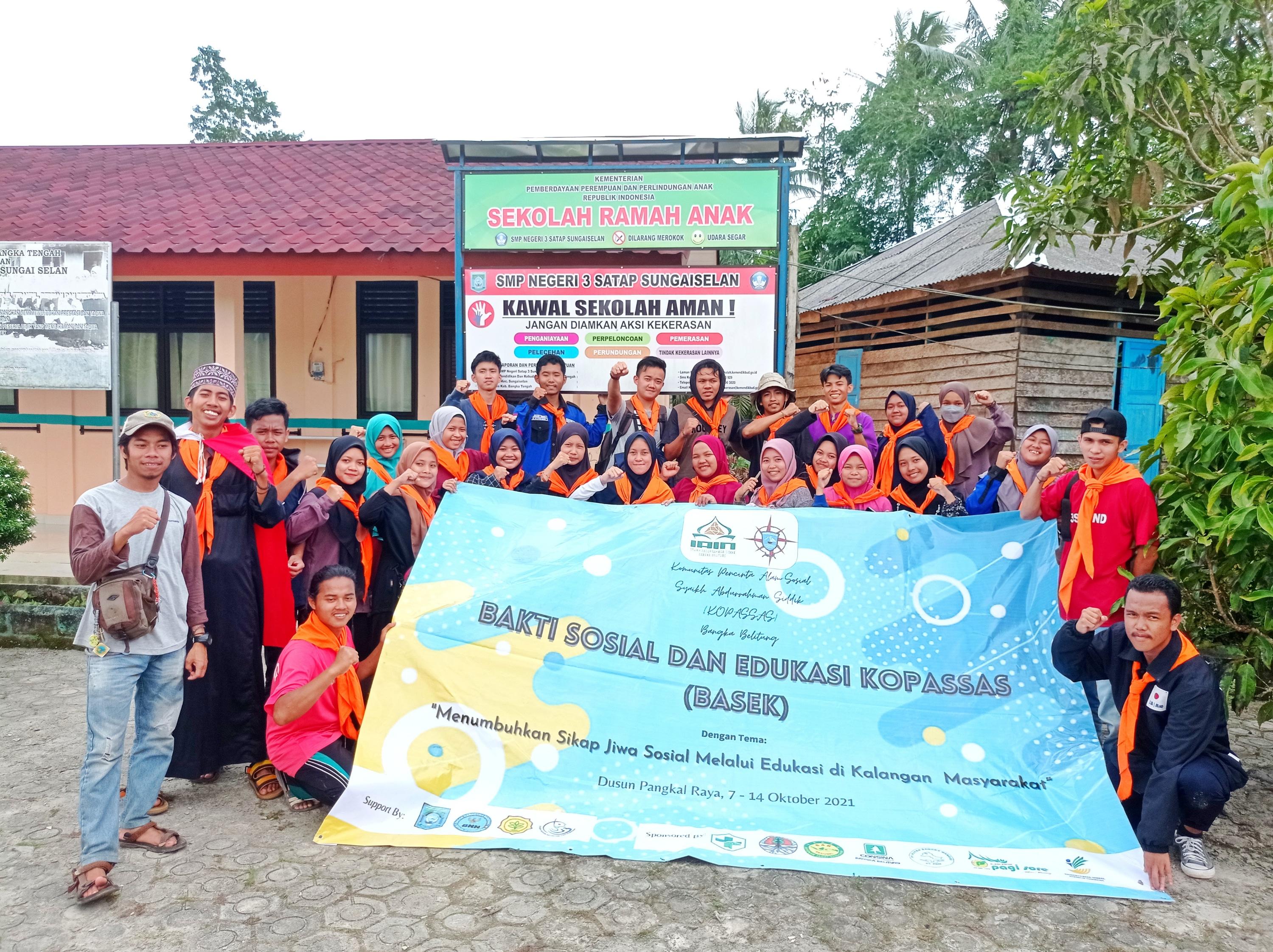 Mapala Kopassas IAIN SAS Bangka Belitung Peduli Masyarakat Dusun Pangkal Raya