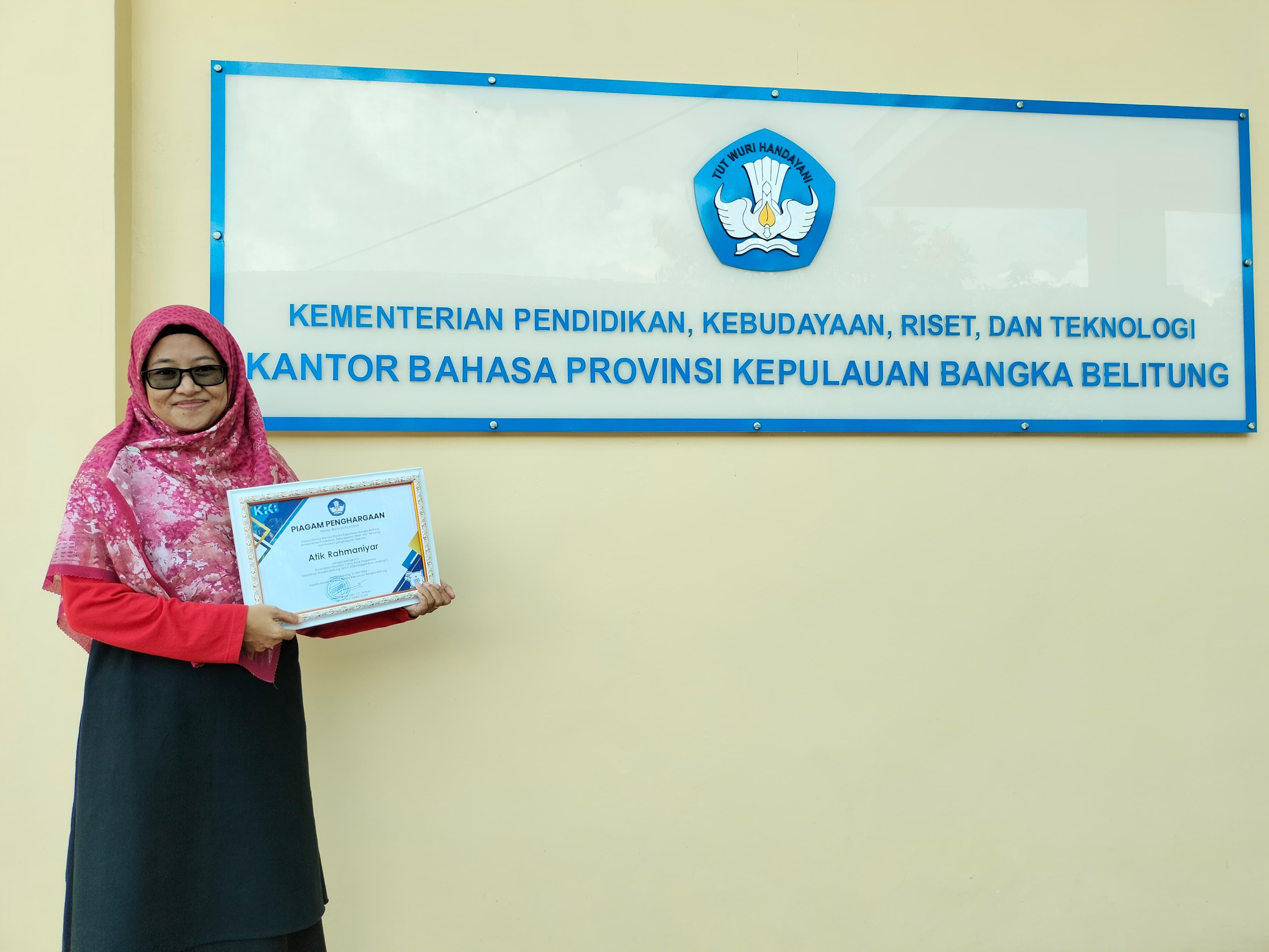 Membanggakan, Dosen dan Mahasiswa Prodi TBI Menangi Sayembara Penulisan Cerita Anak Dwibahasa Tingkat Provinsi