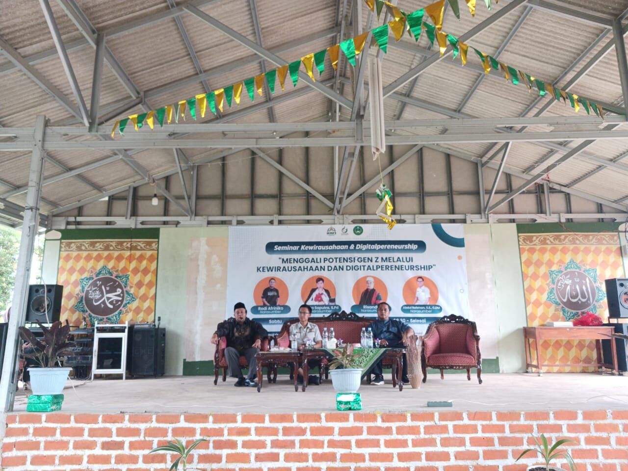 Mendorong Berwirausaha, Mahasiswa Prodi HKI Gelar Seminar Kewirausahaan dan Digital Preneurship