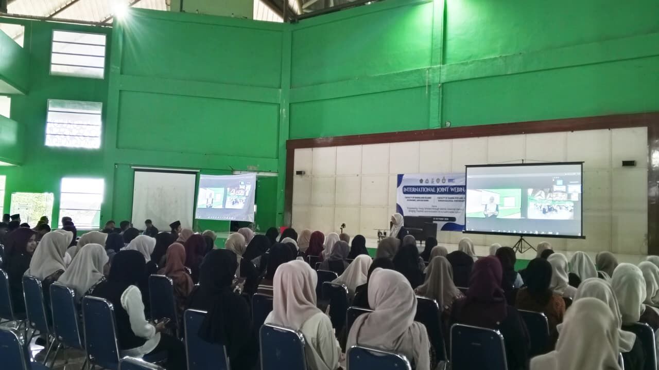 Menghubungkan Tradisi dan Inovasi: FSEI IAIN SAS Babel Undang Narasumber Mesir, Arab Saudi dan Thailand dalam International Joint Webinar