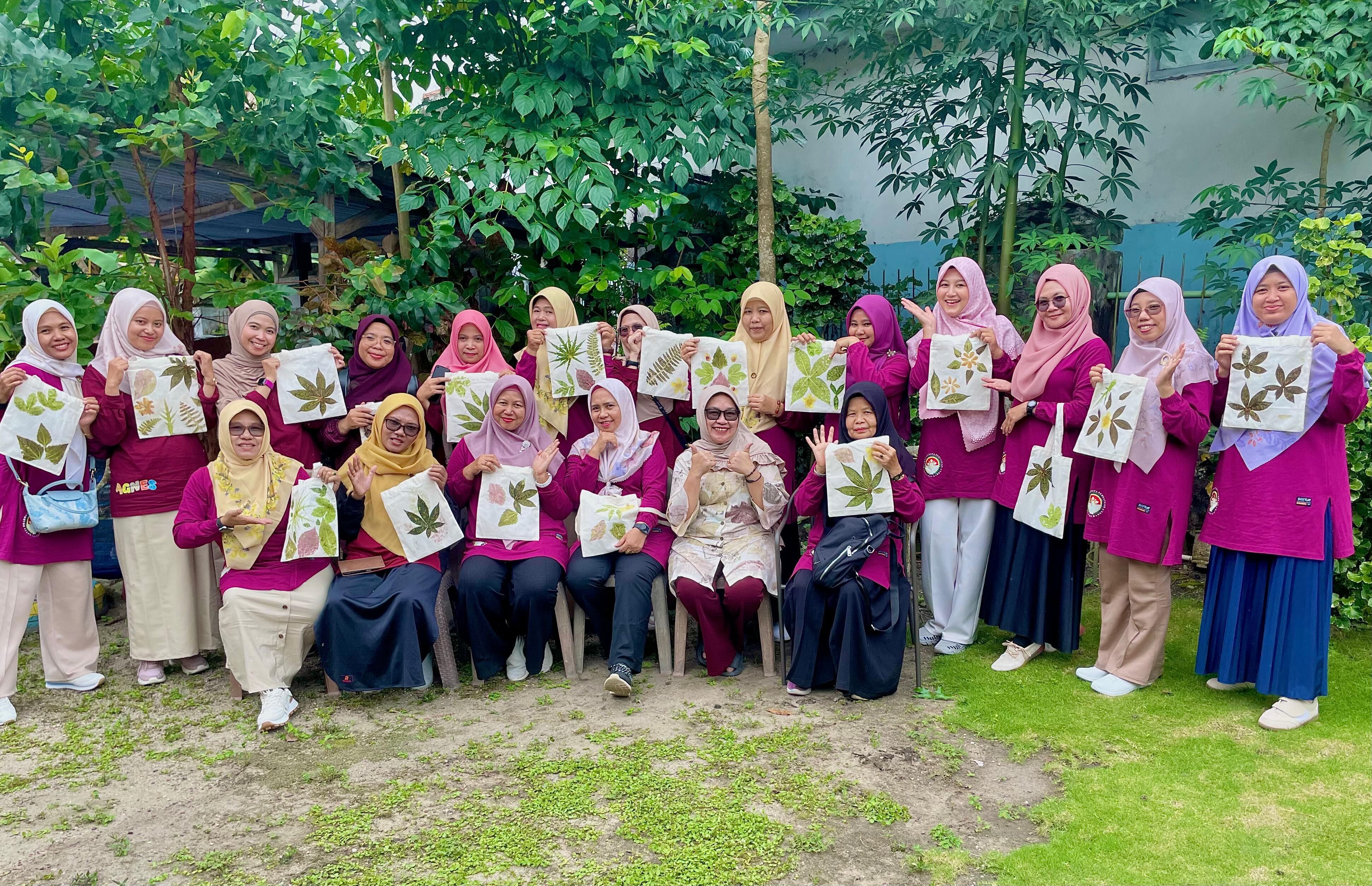 Mengukir Alam di Kain, DWP IAIN SAS Babel lakukan Workshop ke B. Eco Handmade