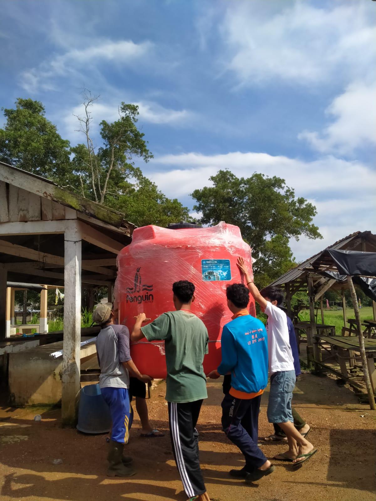 Wujudkan Pasar Bersih dan Nyaman, Mahasiswa KKN IAIN SAS Babel Gelar Kerja Bakti