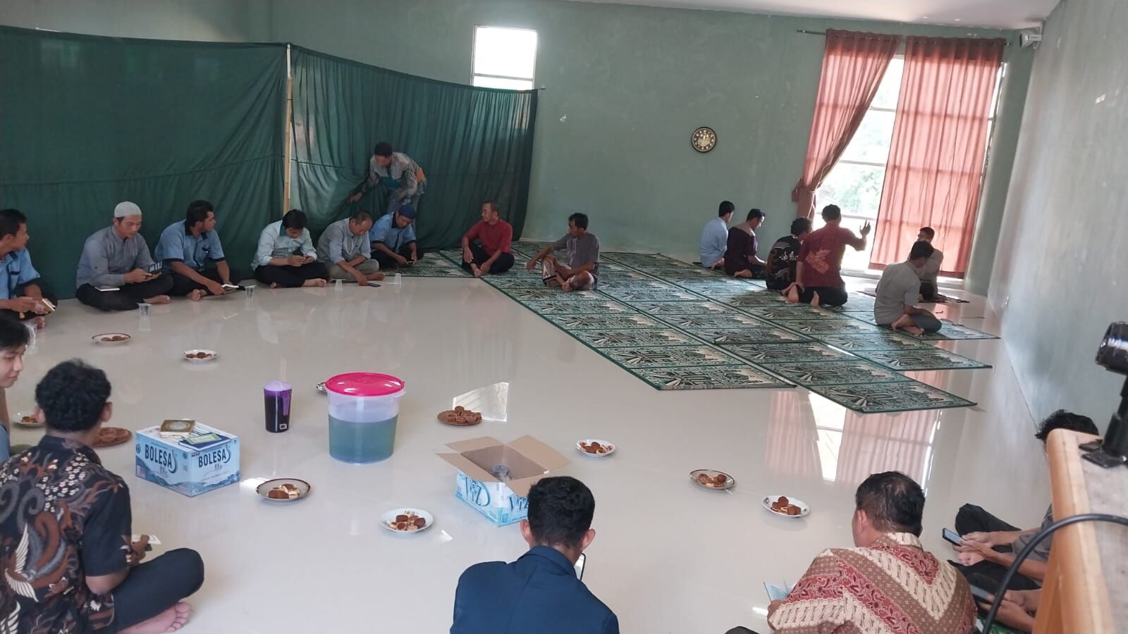 Pengurus Mushalla GSG IAIN SAS Babel adakan Yasinan dan  mendoakan almh Depa Puspita Sari