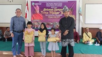 Peringati 1 Muharram 1446 H, Mahasiswa KKN IAIN SAS Babel Bersama Pemdes Mekar Jaya Adakan Sedekah Kampong