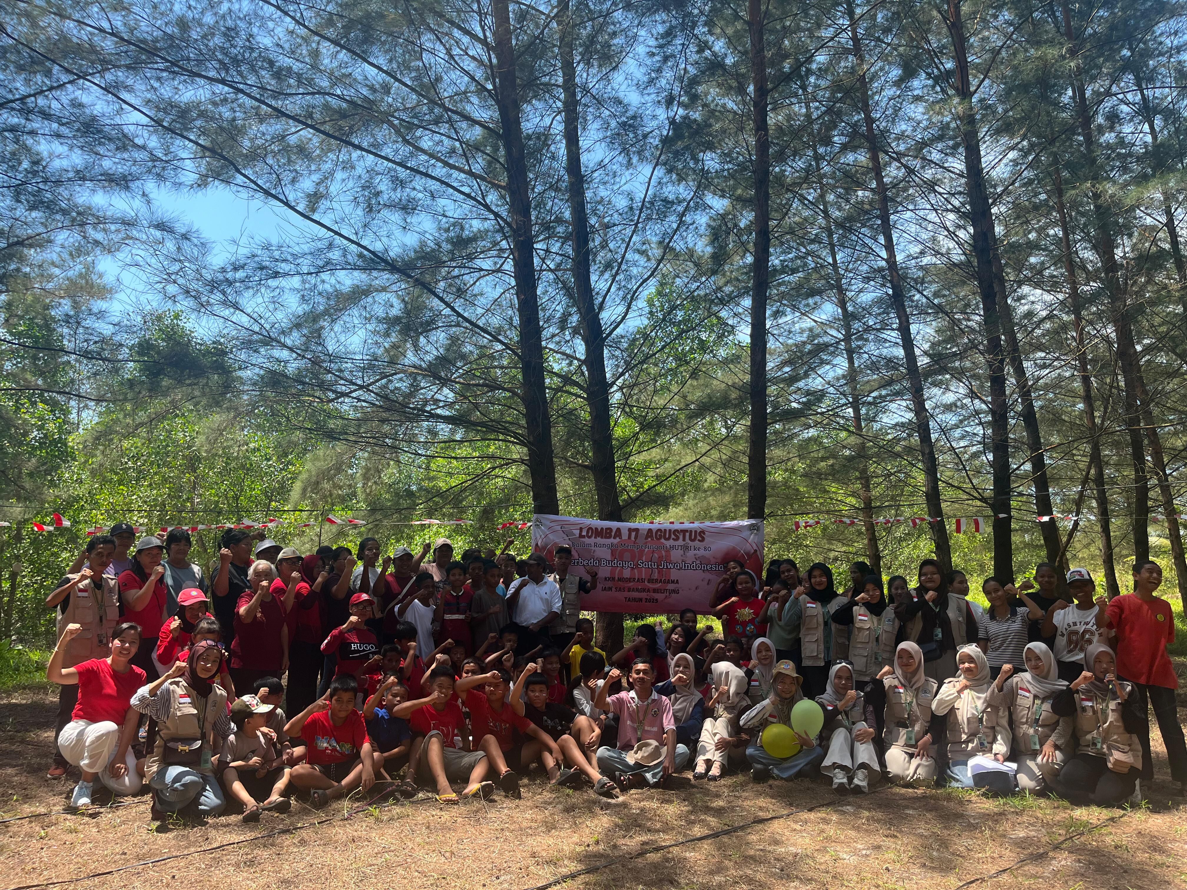 Peringati HUT RI Ke-80, Mahasiswa KKN IAIN SAS Babel di Desa Kayu Besi Adakan Lomba 17 Agustus