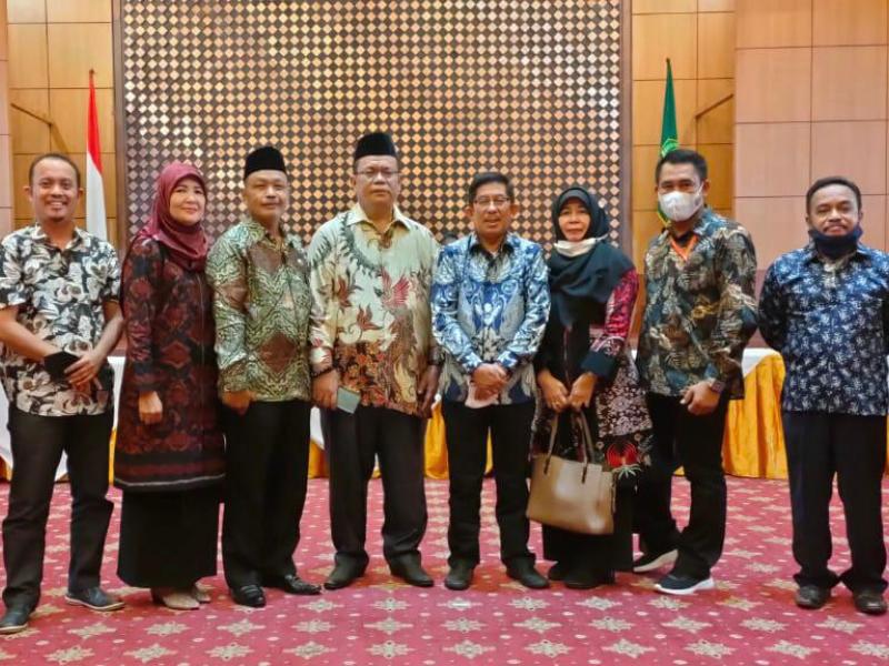 Foto Kepala Kanwil Kemenag Babel bersama Rektor IAIN SAS Babel dan jajarannya