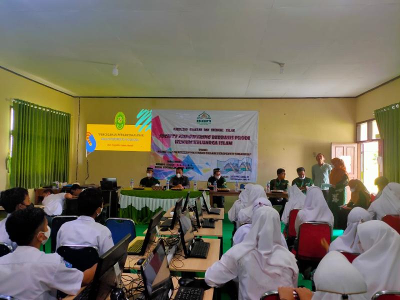 SMA N 1 Tempilang sangat Antusias Mendengarkan Narasumber