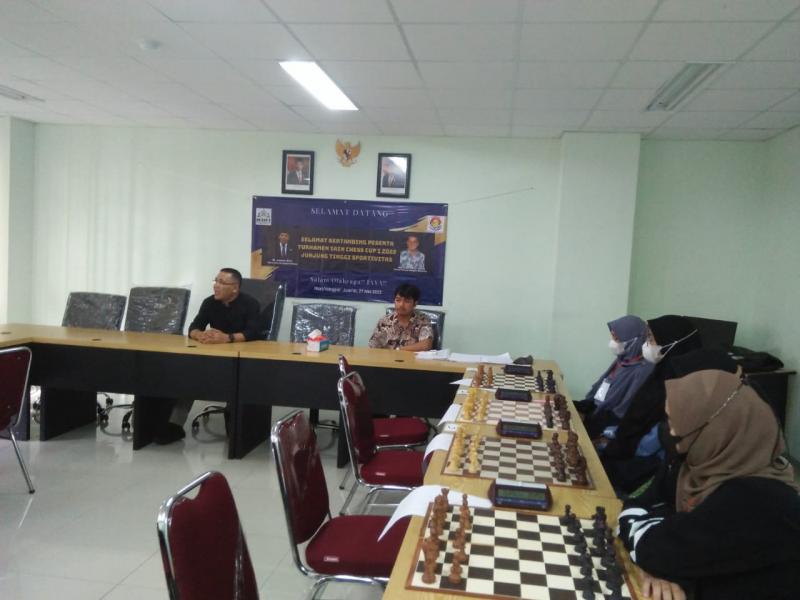 Rektor IAIN SAS Bangka Belitung Dr.Irawan,M.S.I saat membuka Turnamen IAIN SAS CHESS CUP I Tahun 2022 