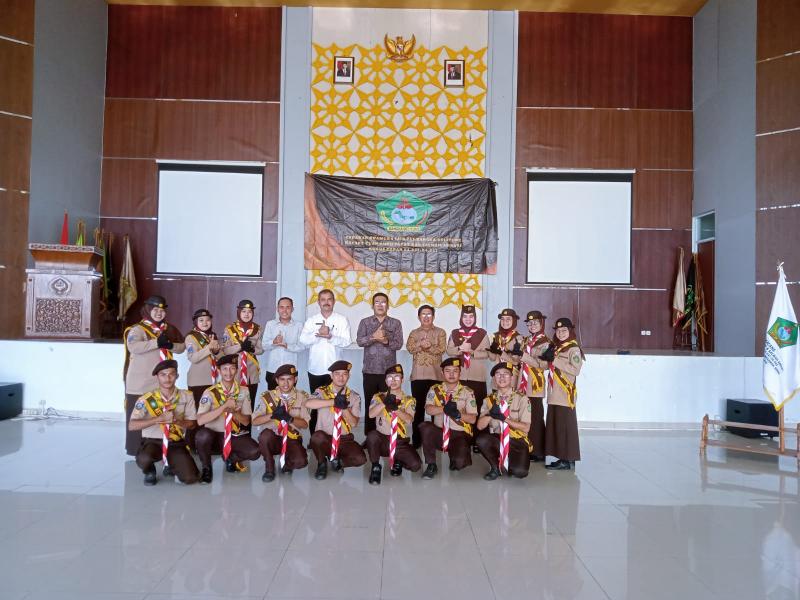 Photo bersama Kontingen Racana Pramuka dengan Rektor IAIN SAS Bangka Belitung