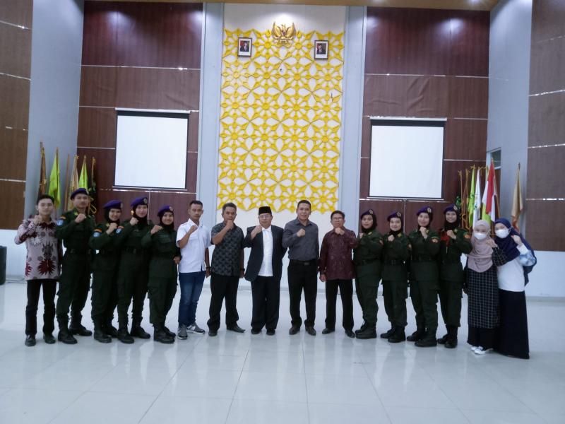 Foto Bersama Resimen Mahasiswa 3022 Usai Pelantikan
