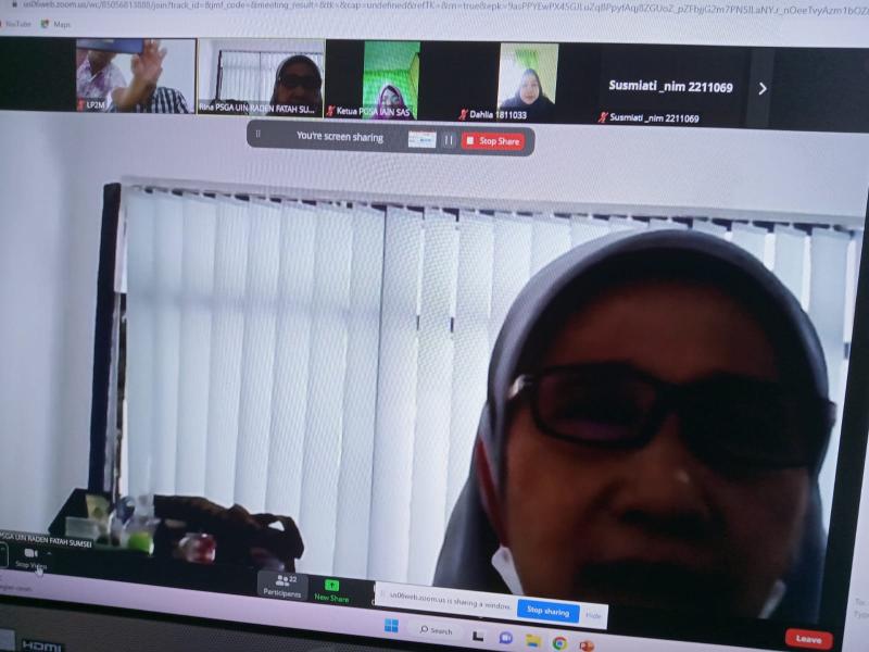 Narasumber Dr. RR. Rina Antasari, SH. M.Hum Kapus Studi Gender dan Anak UIN Raden Fatah Palembang