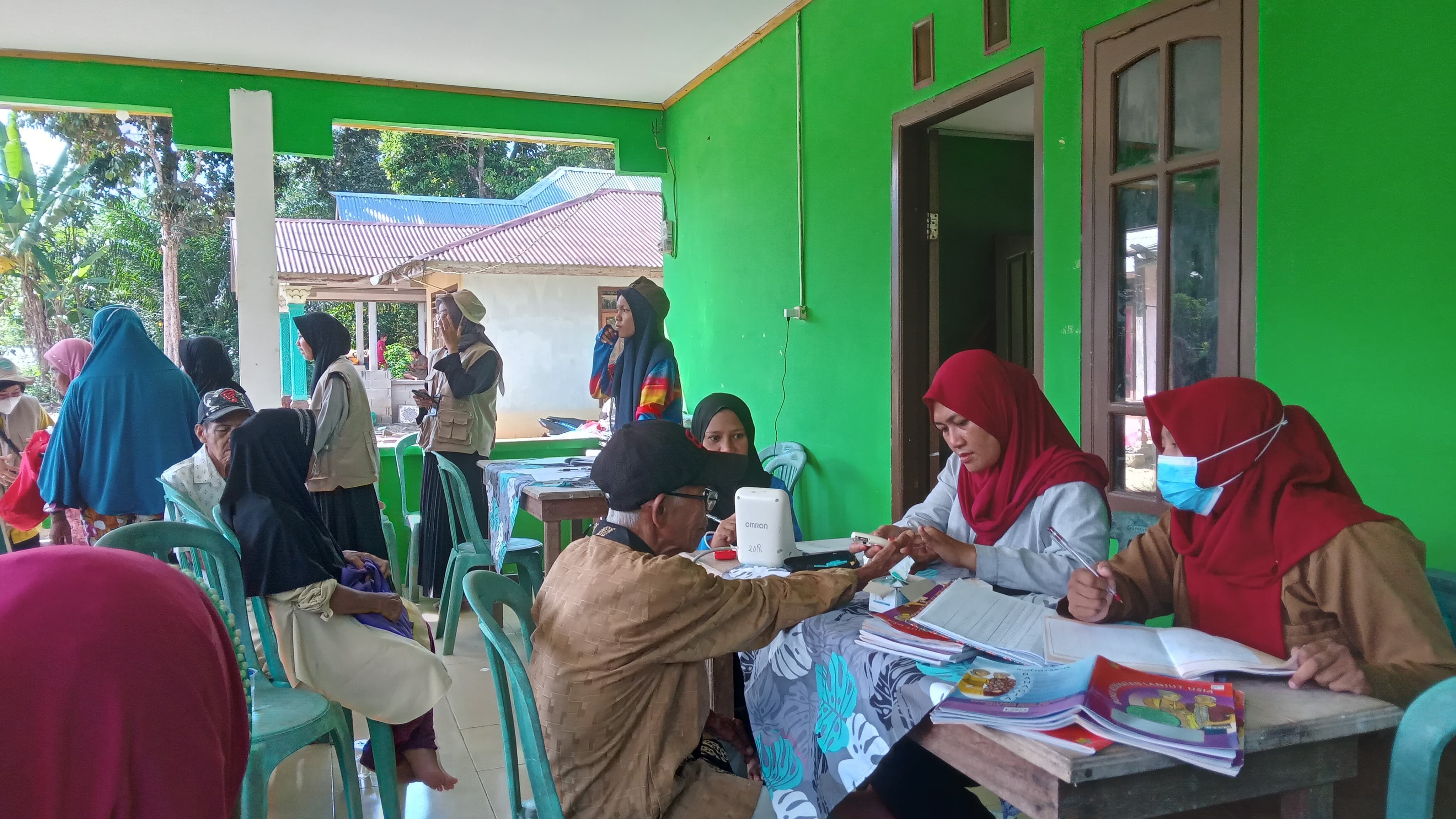 Posyandu Lansia di Desa Renggiang bersama Mahasiswa KKN IAIN SAS Babel