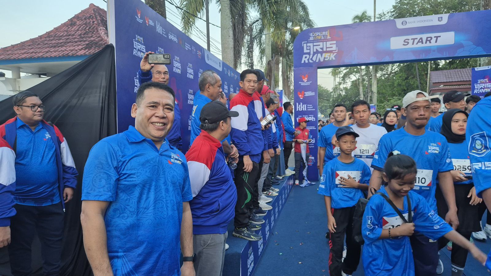 Rektor IAIN SAS Babel Bersama Ribuan Peserta Ramaikan QRIS Fun Run 5K KPw BI Babel