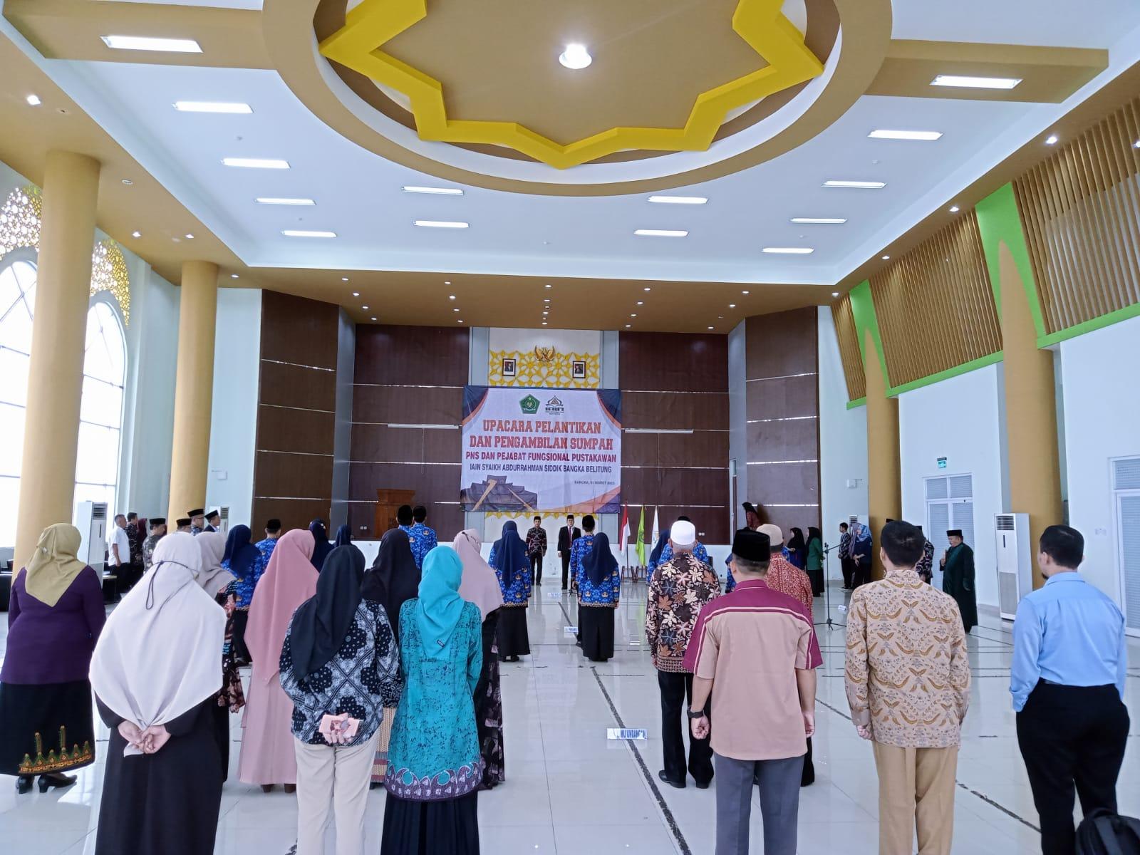 Rektor IAIN SAS Babel Resmi Lantik 2 Sekretaris Prodi , 10 CPNS Menjadi PNS Dan 2 Jabatan Pejabat Fungsional