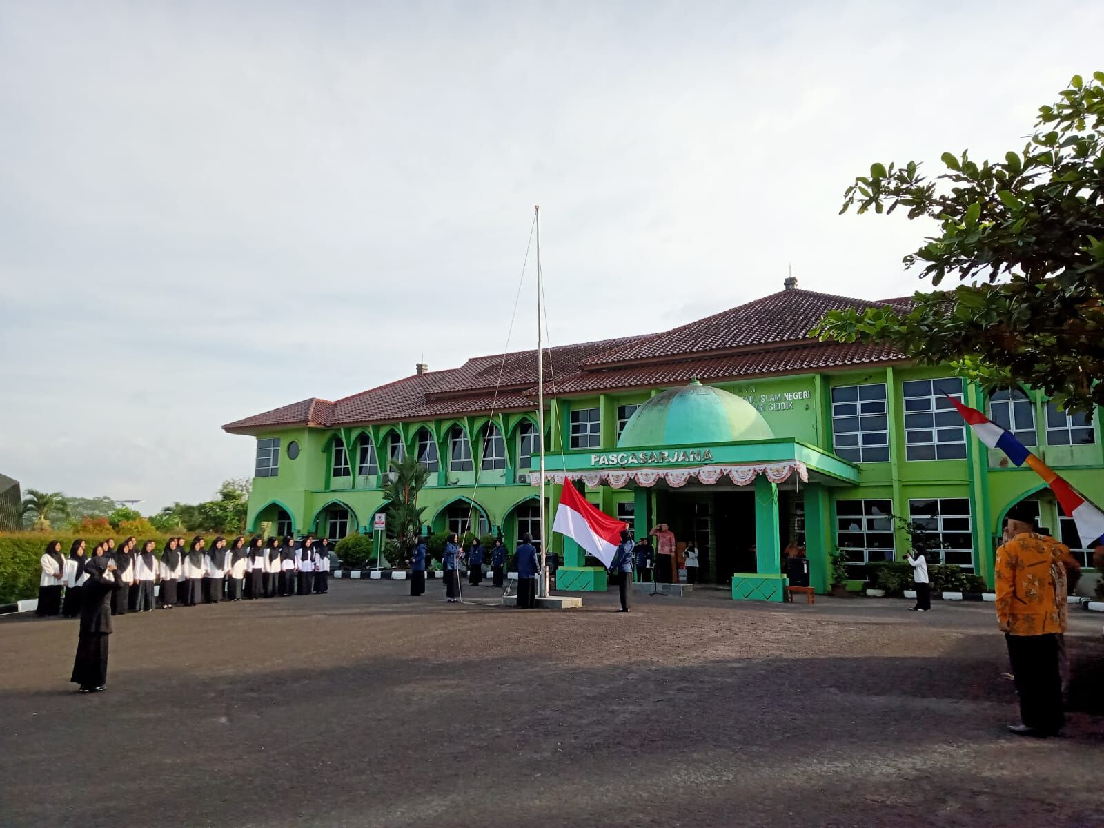 Segenap Civitas Akademika IAIN SAS Babel Gelar Upacara HUT RI Ke-80 Tahun 2025