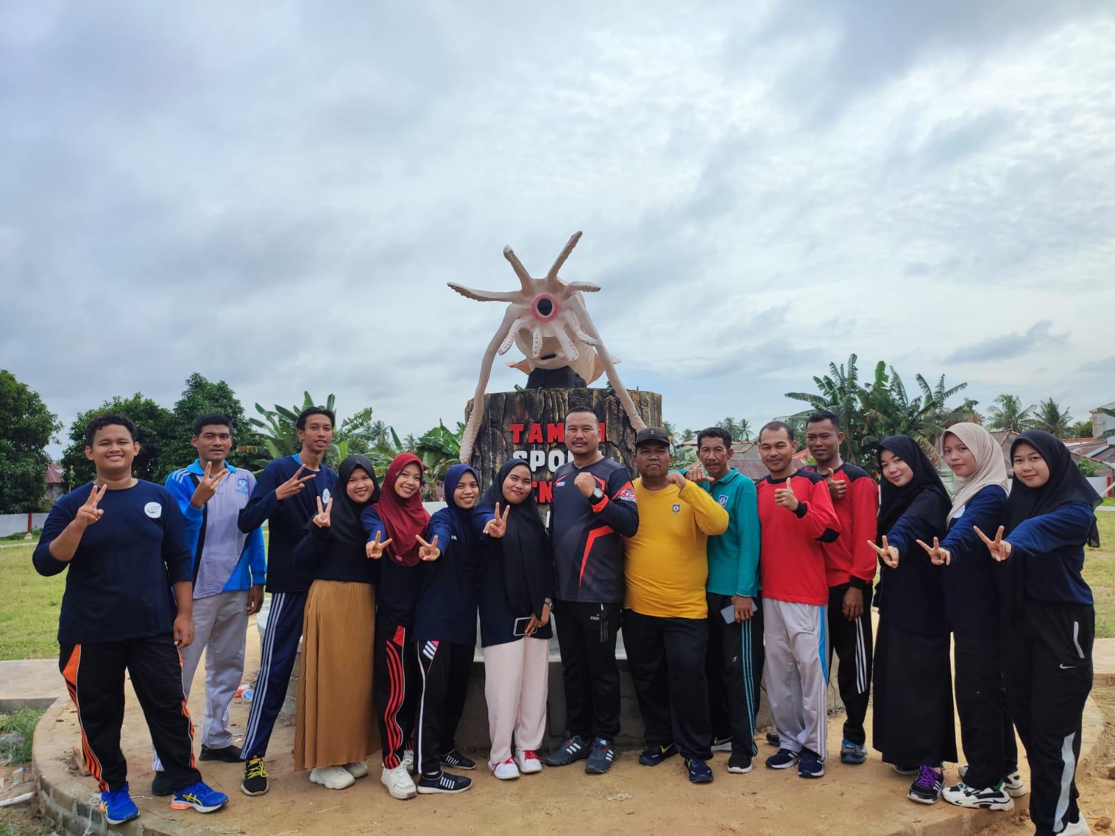 Gandeng Pemdes dan Puskesmas Tanjung Labu, Mahasiswa KKN IAIN SAS Babel Lakukan Senam Bersama dan Pengobatan Gratis