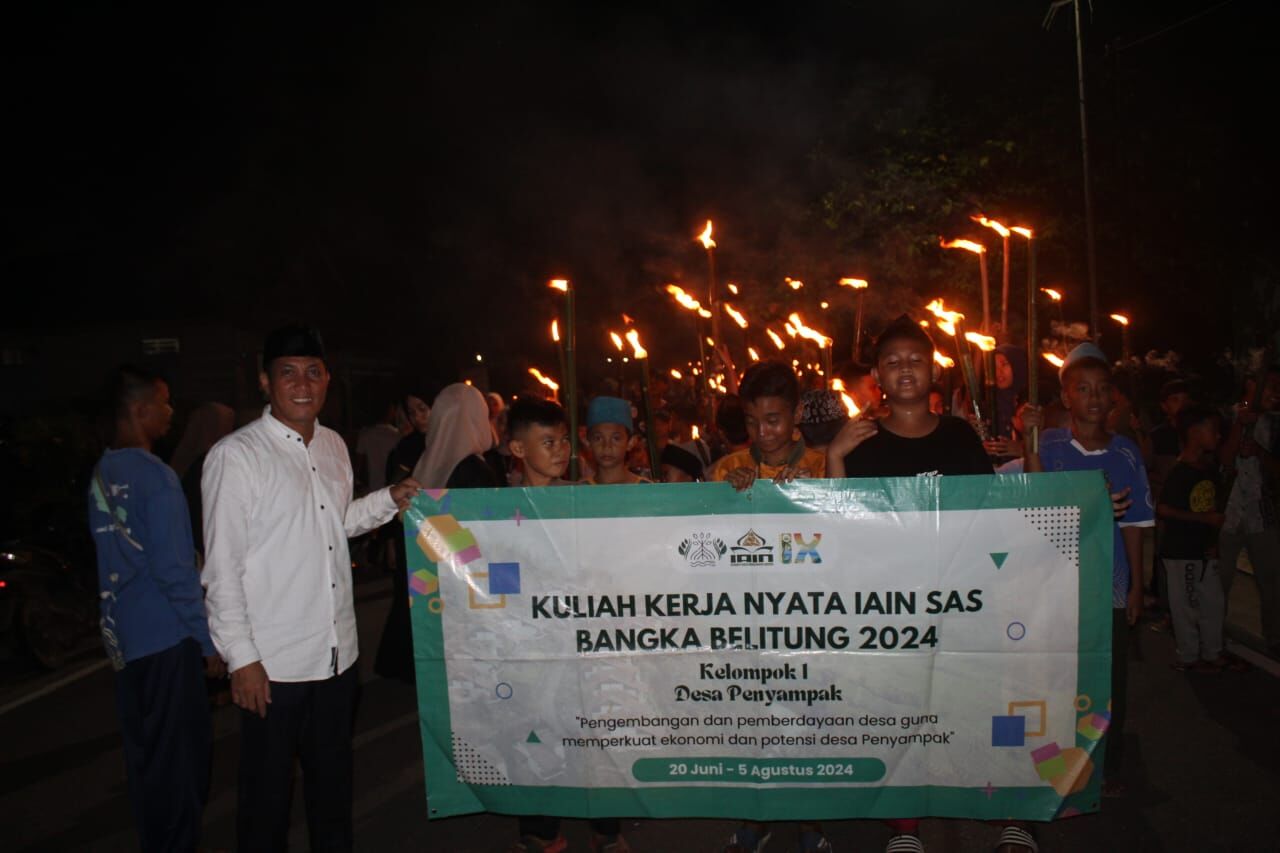 Semarak Tahun Baru Islam 1446 H, Mahasiswa KKN IAIN SAS Babel dan Warga Desa Peyampak Gelar Pawai Obor