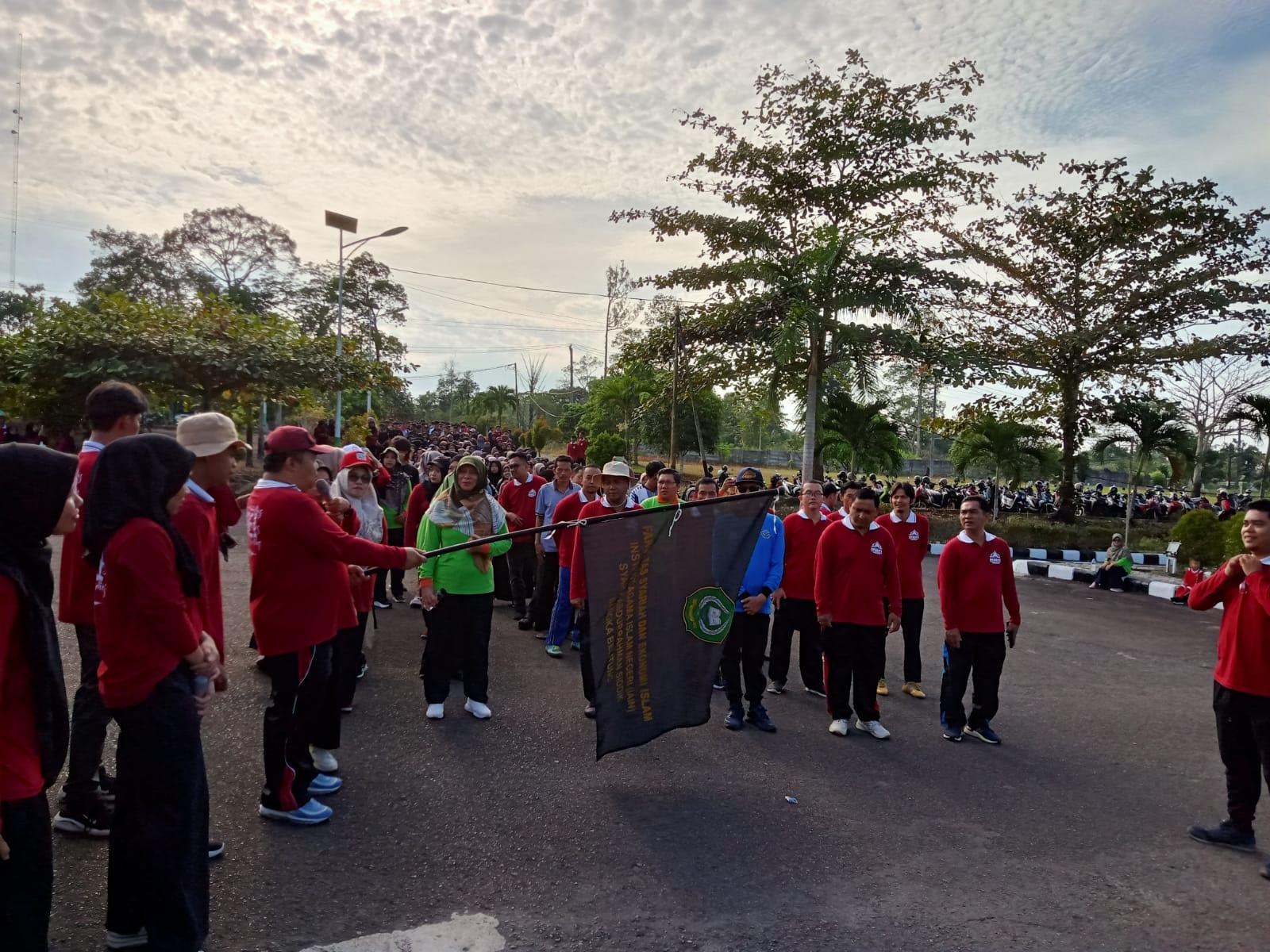 Senam dan Jalan Sehat Dies Natalis Ke-15 FSEI IAIN SAS Babel, Meriah dan Bertabur Hadiah