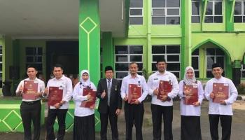 Delapan  ASN IAIN SAS Bangka Belitung Terima Penghargaan Satyalencana Karya Satya Dari Presiden RI