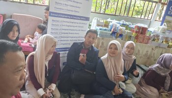 Tiga Mahasiswa FSEI IAIN SAS Babel Gelar Pengabdian Masyarakat di Pusat Jagaan Lansia Selangor-Malaysia