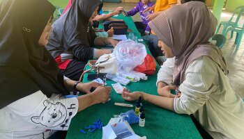 Bentuk Kerja sama Puskesmas Kelapa Bersama Mahasiswa KKN IAIN SAS Babel DI Desa Tuik