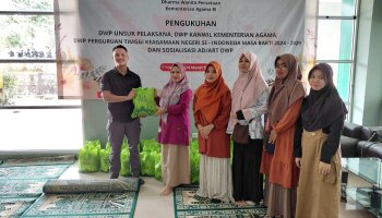 Berkah Ramadhan, DWP IAIN SAS Babel Bagikan 100 Paket Sembako